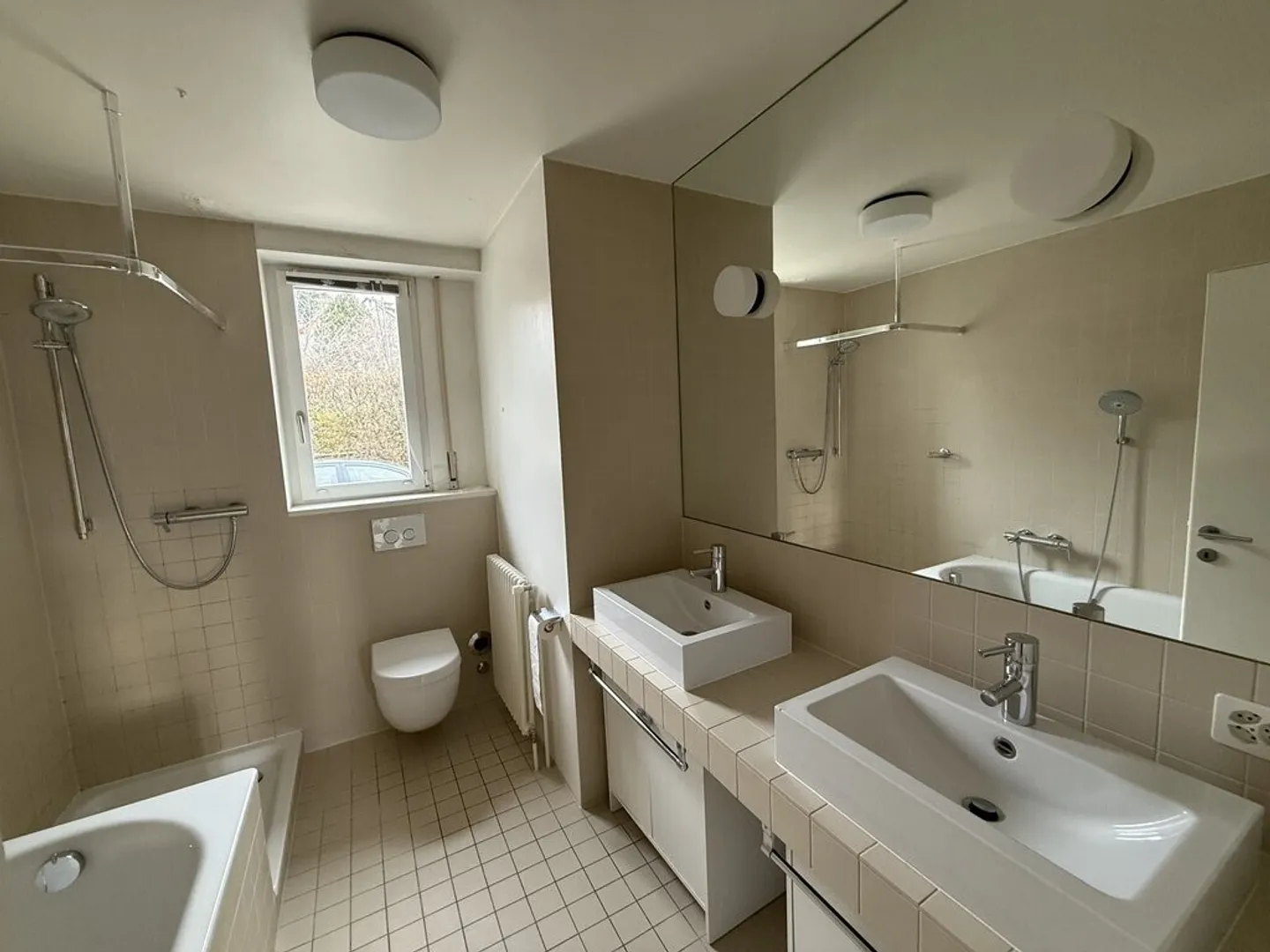 Spacious 3.5 room apartment of 105m2 - Photo 4 of 9