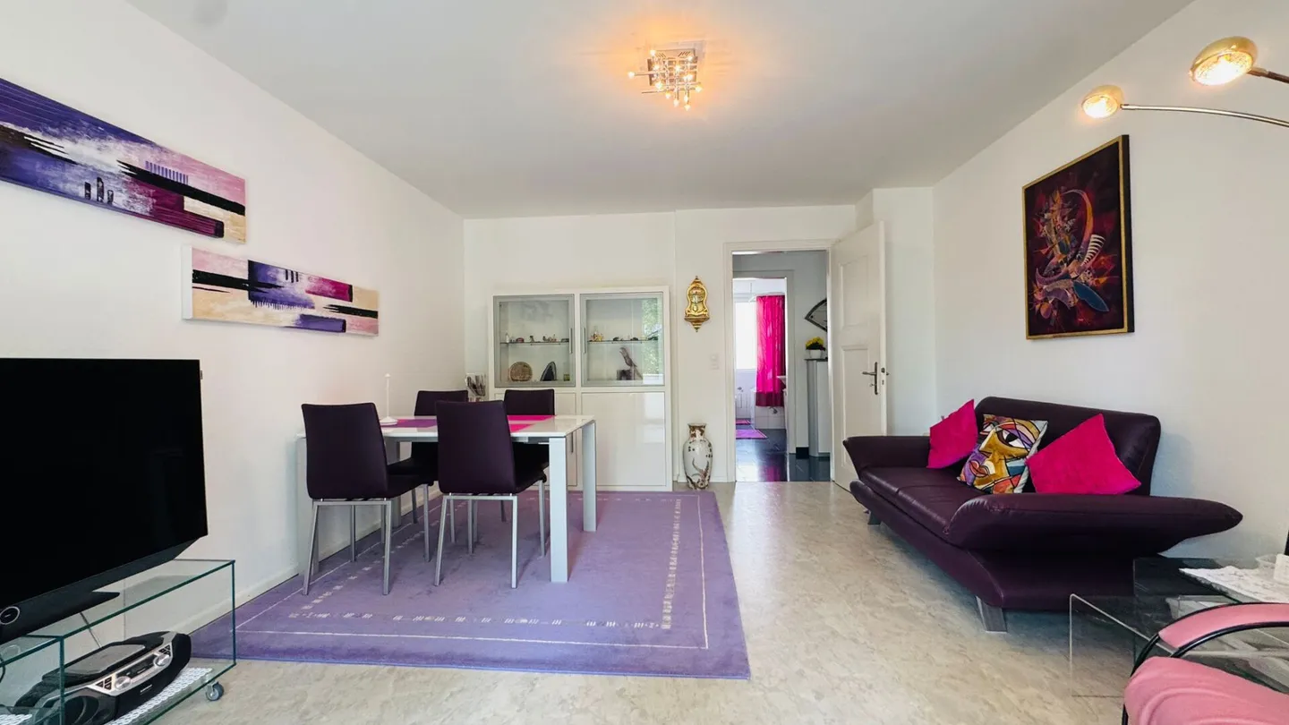 Appartement 3.5 pièces bien entretenu à Binningen avec ascenseur, balcon de 12 m² et lave-linge privé - Photo 7 sur 18