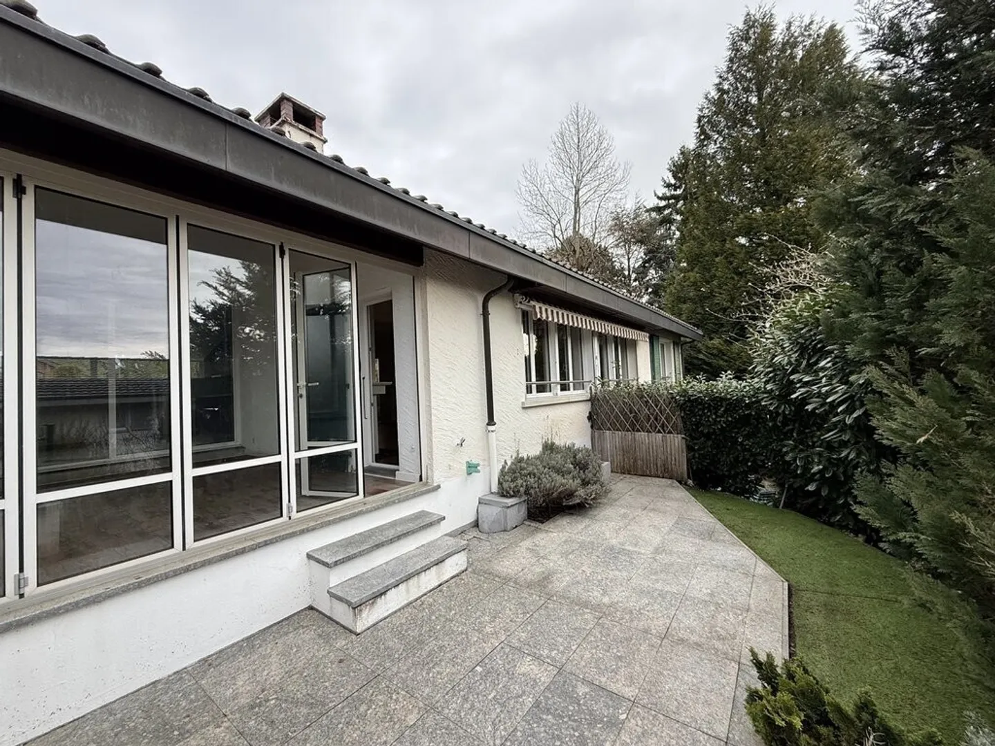 Spacious 3.5 room apartment of 105m2 - Photo 3 of 9