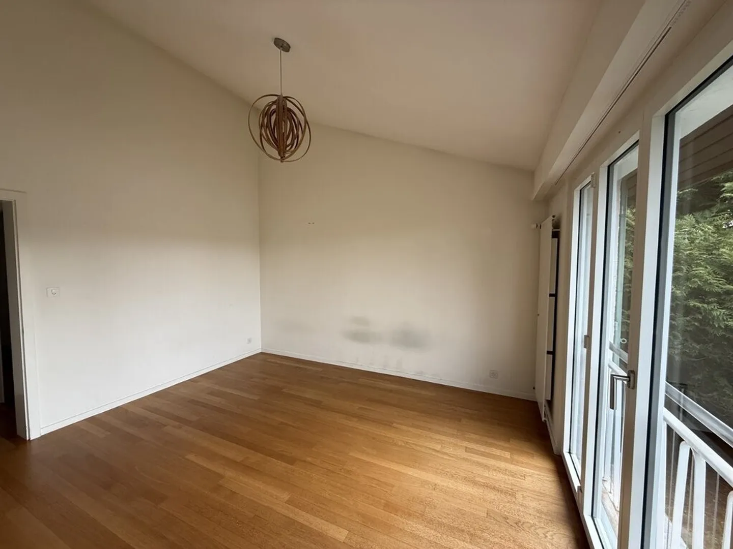Spacious 3.5 room apartment of 105m2 - Photo 6 of 9