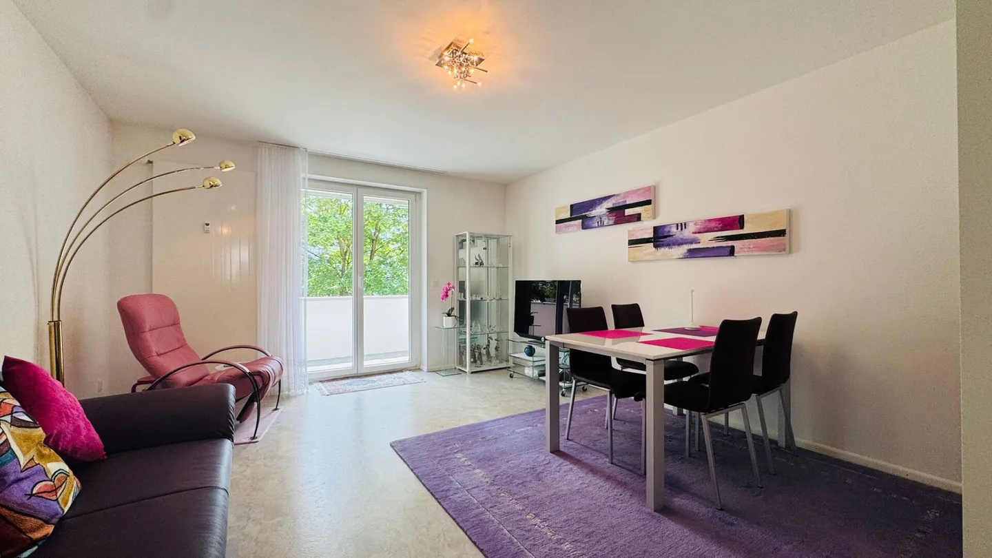 Appartement 3.5 pièces bien entretenu à Binningen avec ascenseur, balcon de 12 m² et lave-linge privé - Photo 8 sur 18