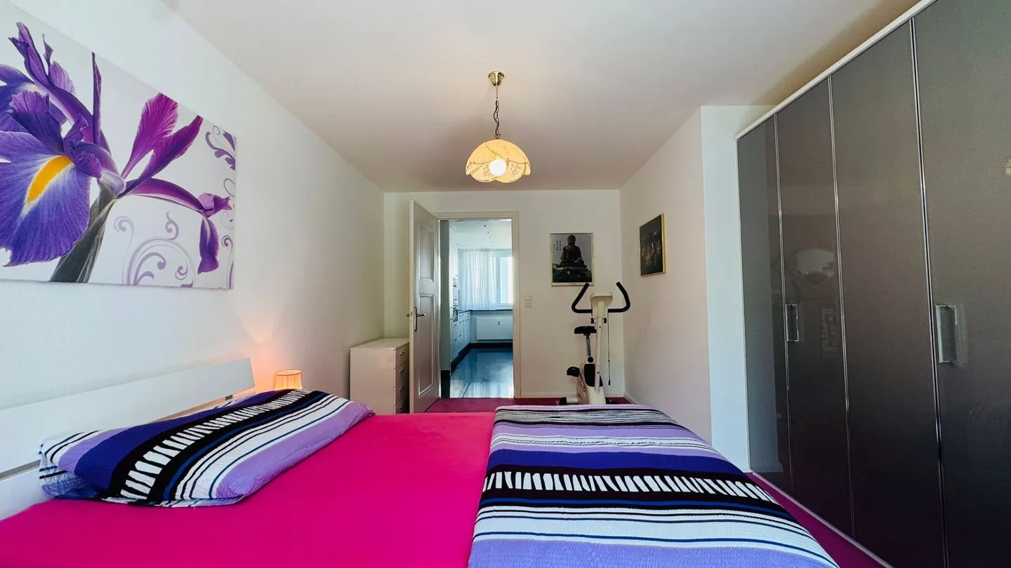 Appartement 3.5 pièces bien entretenu à Binningen avec ascenseur, balcon de 12 m² et lave-linge privé - Photo 10 sur 18