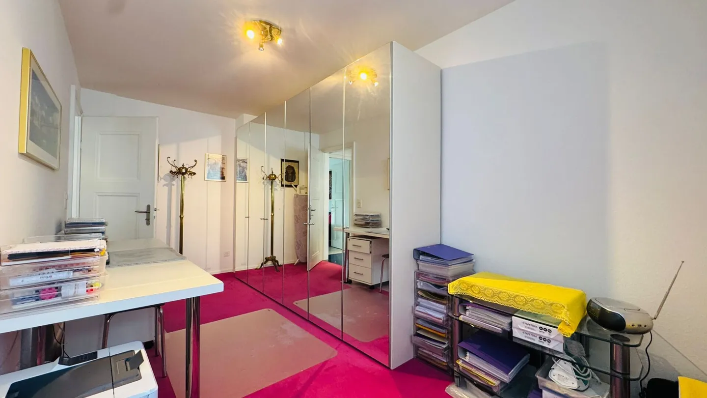 Appartement 3.5 pièces bien entretenu à Binningen avec ascenseur, balcon de 12 m² et lave-linge privé - Photo 12 sur 18