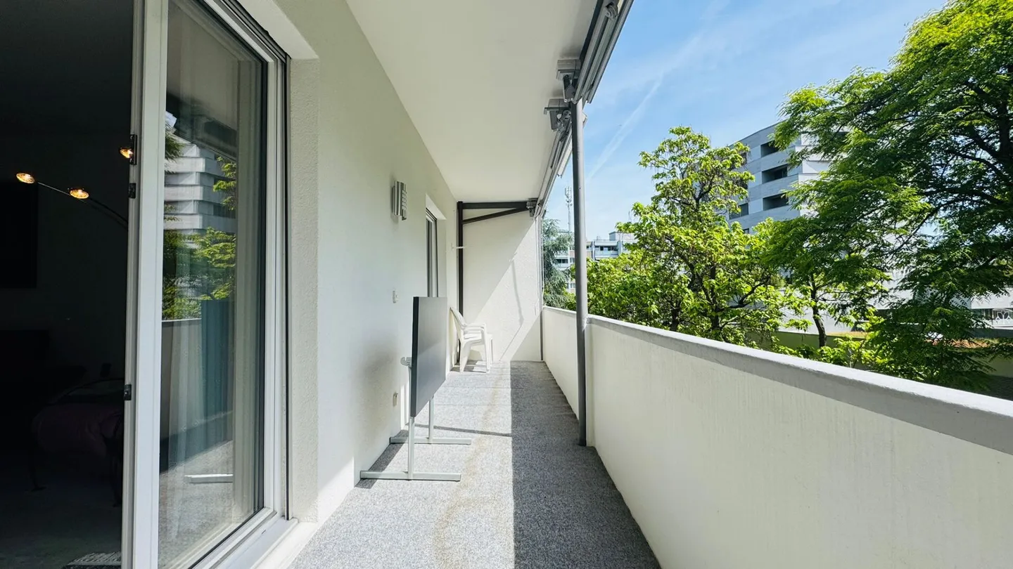 Appartement 3.5 pièces bien entretenu à Binningen avec ascenseur, balcon de 12 m² et lave-linge privé - Photo 14 sur 18
