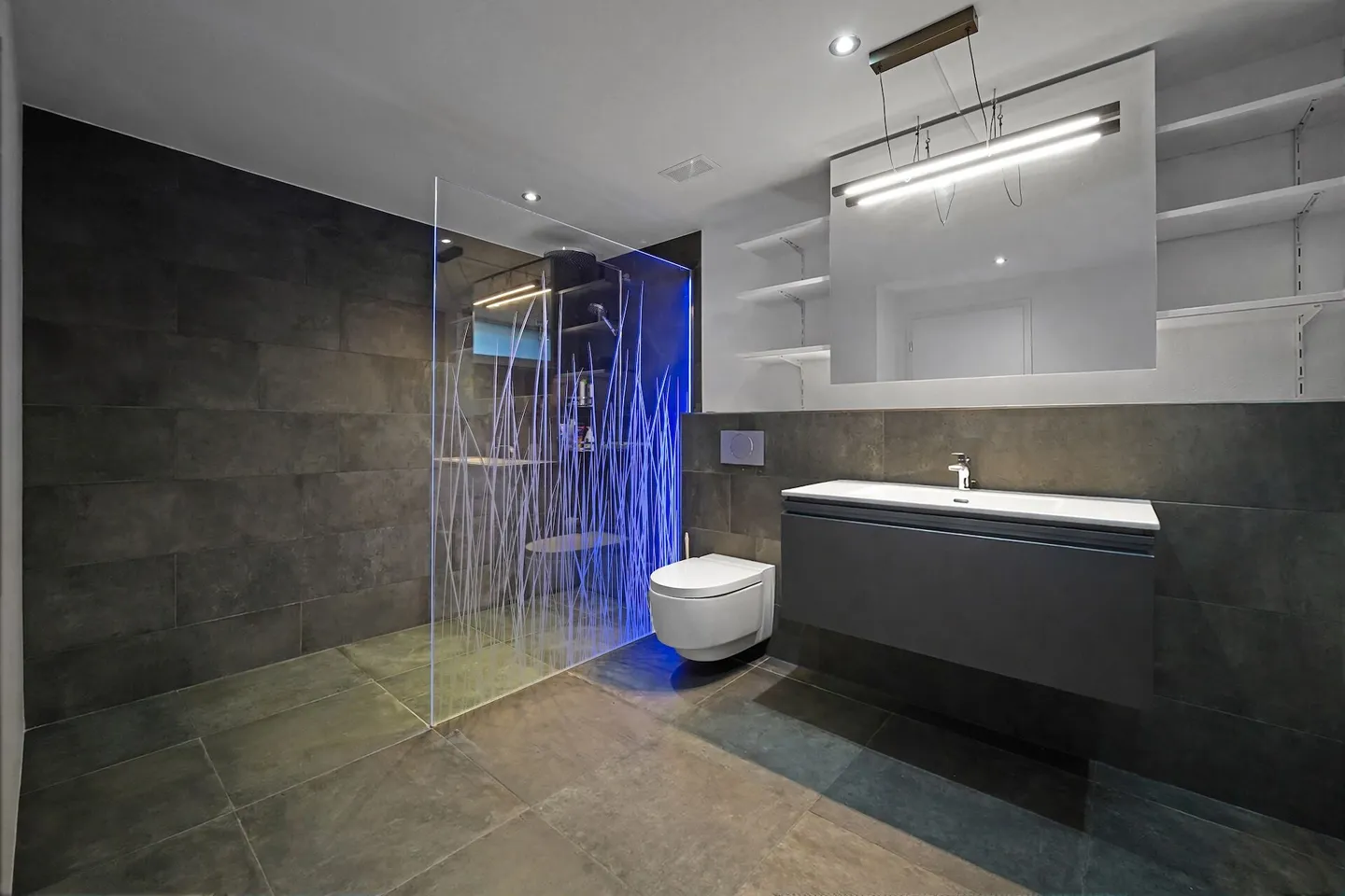 Newly built, modern 2.5 room condominium with garden share - Photo 9 of 14