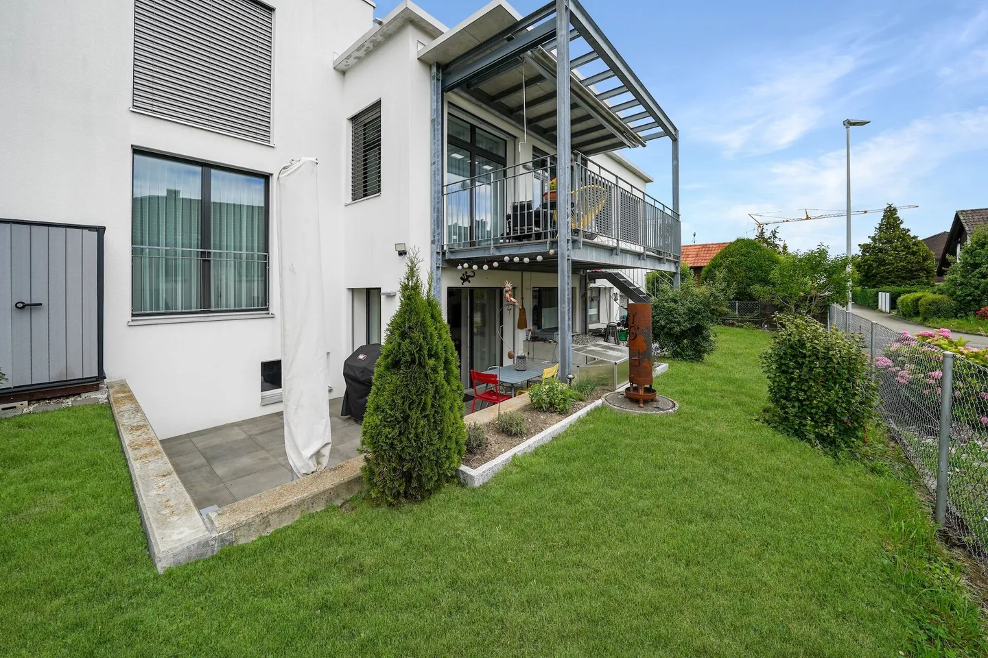 Newly built, modern 2.5 room condominium with garden share - Photo 1 of 14
