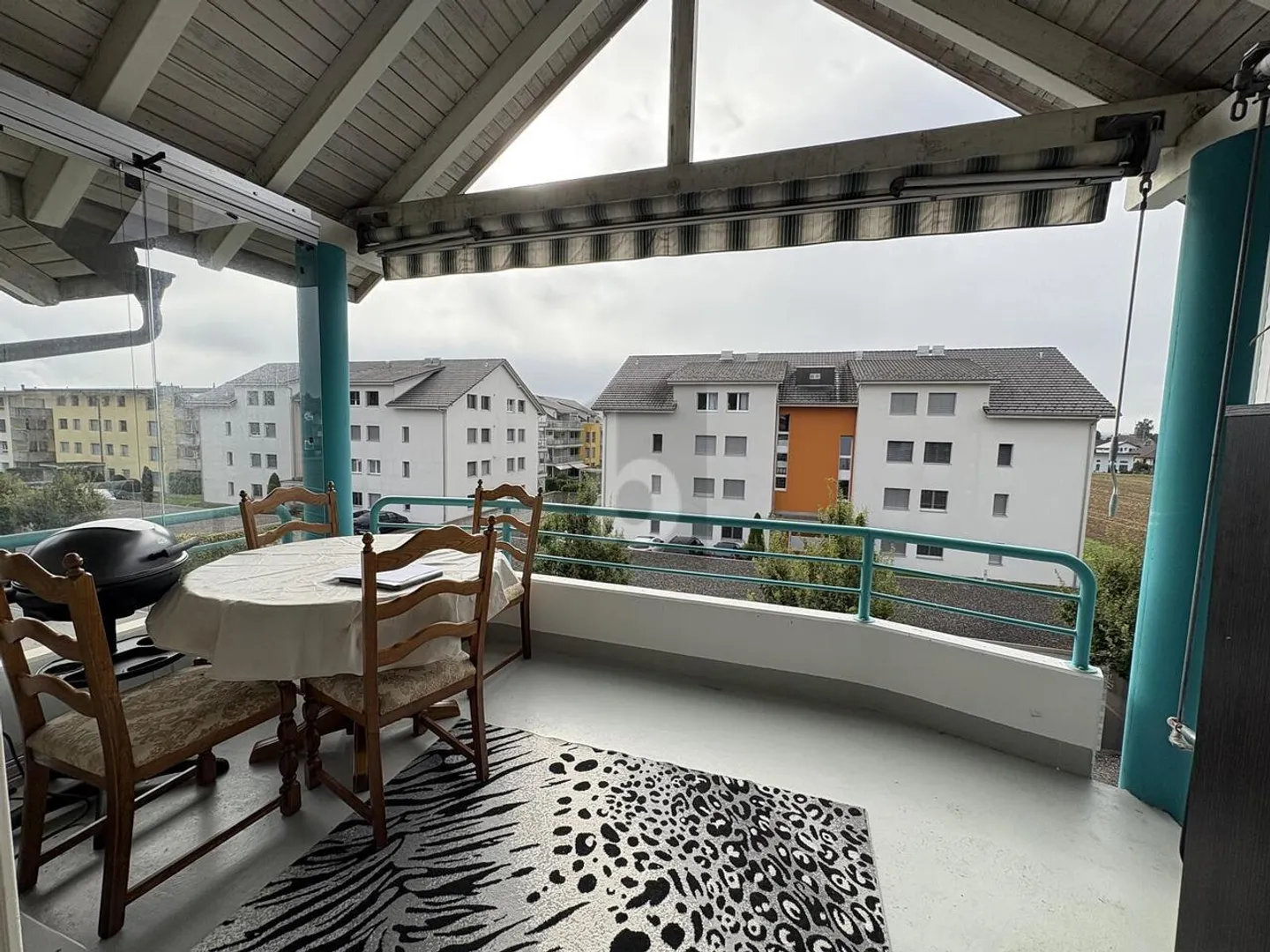 VIVRE SPACIEUSEMENT DANS UN ENDROIT FAMILIAL - Photo 1 sur 6