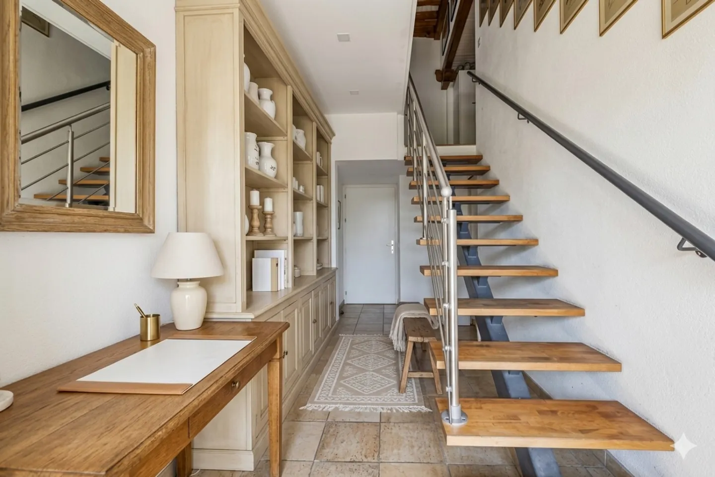 EXKLUSIVITÄT: Großes Dorfhaus mit zwei Wohnungen - Foto 2 von 8