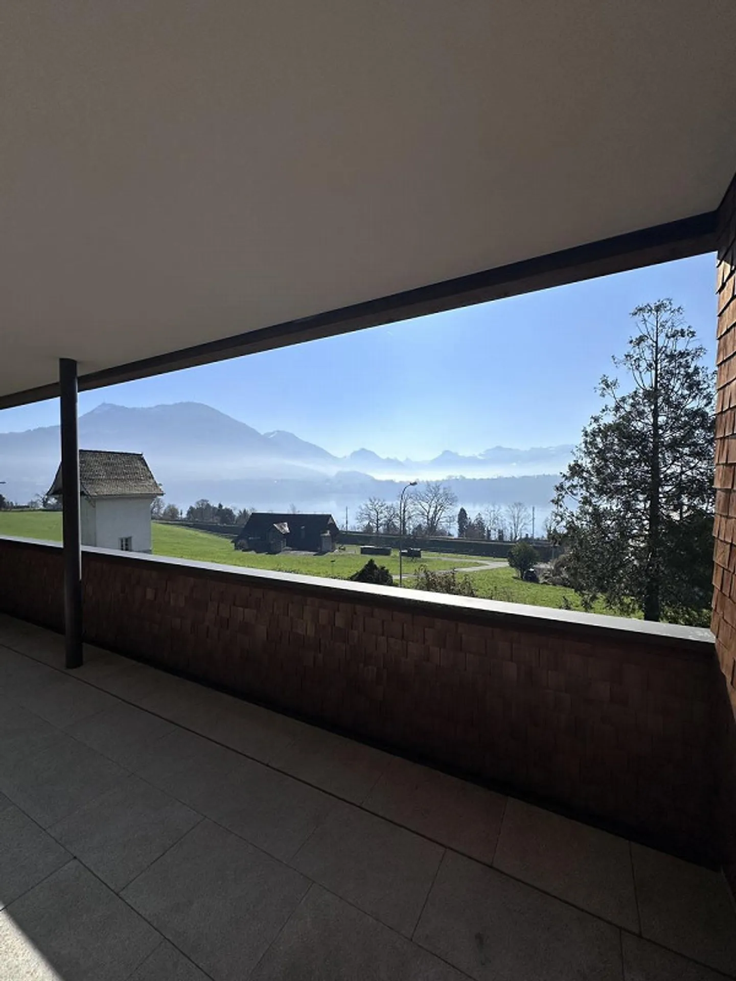 Elegante Wohnung mit Seesicht in Meggen - Foto 3 von 14