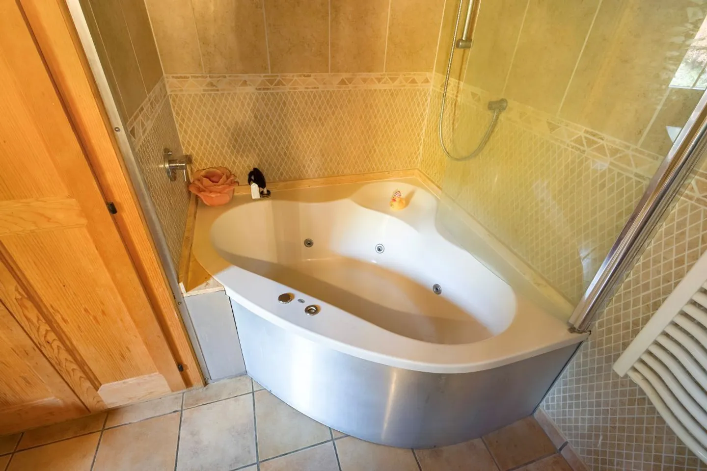 Chalet Rose: Ein grünes Friedensrefugium in La Barboleuse - Foto 25 von 35