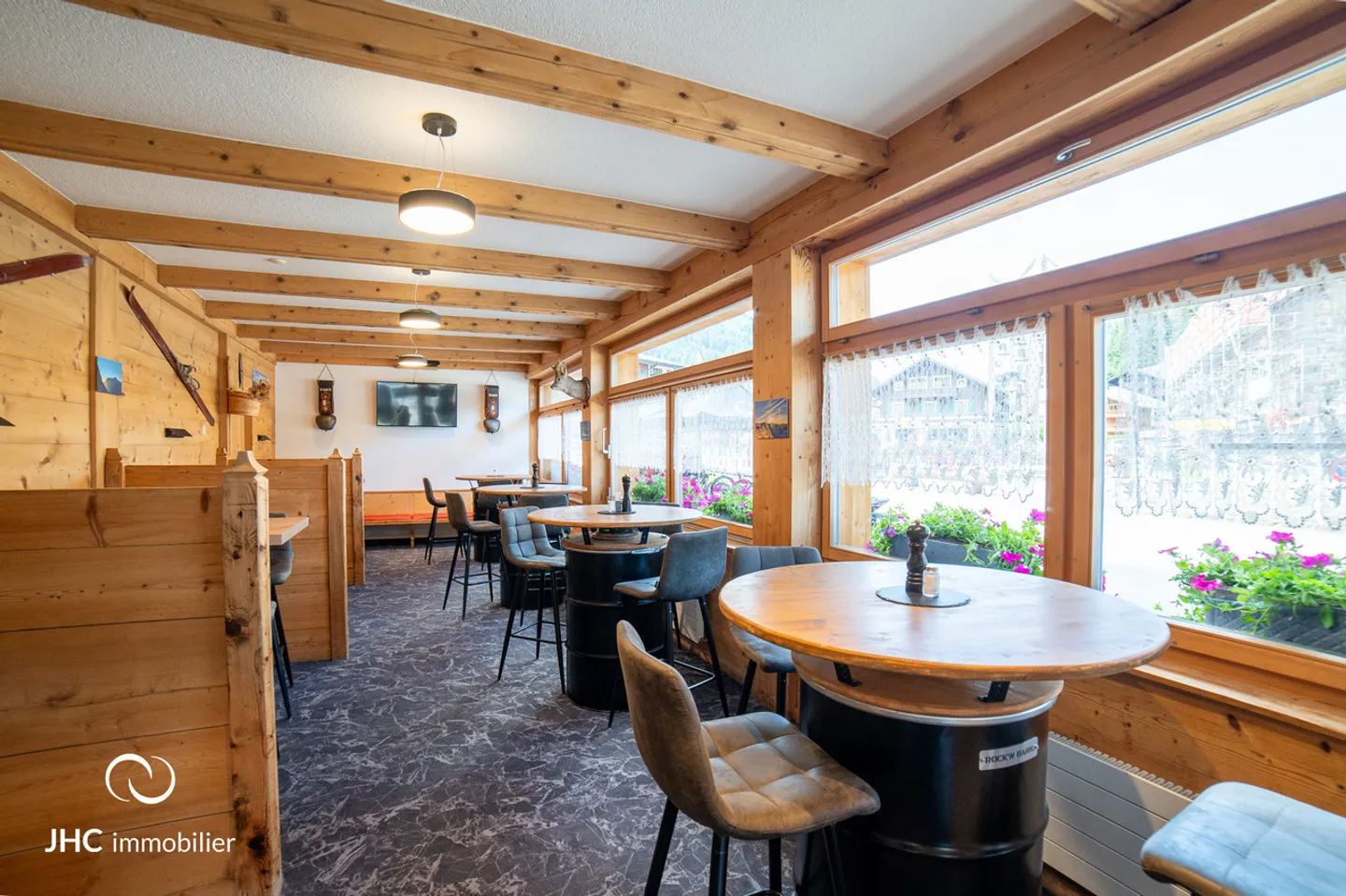 Restaurant - Photo 2 of 14