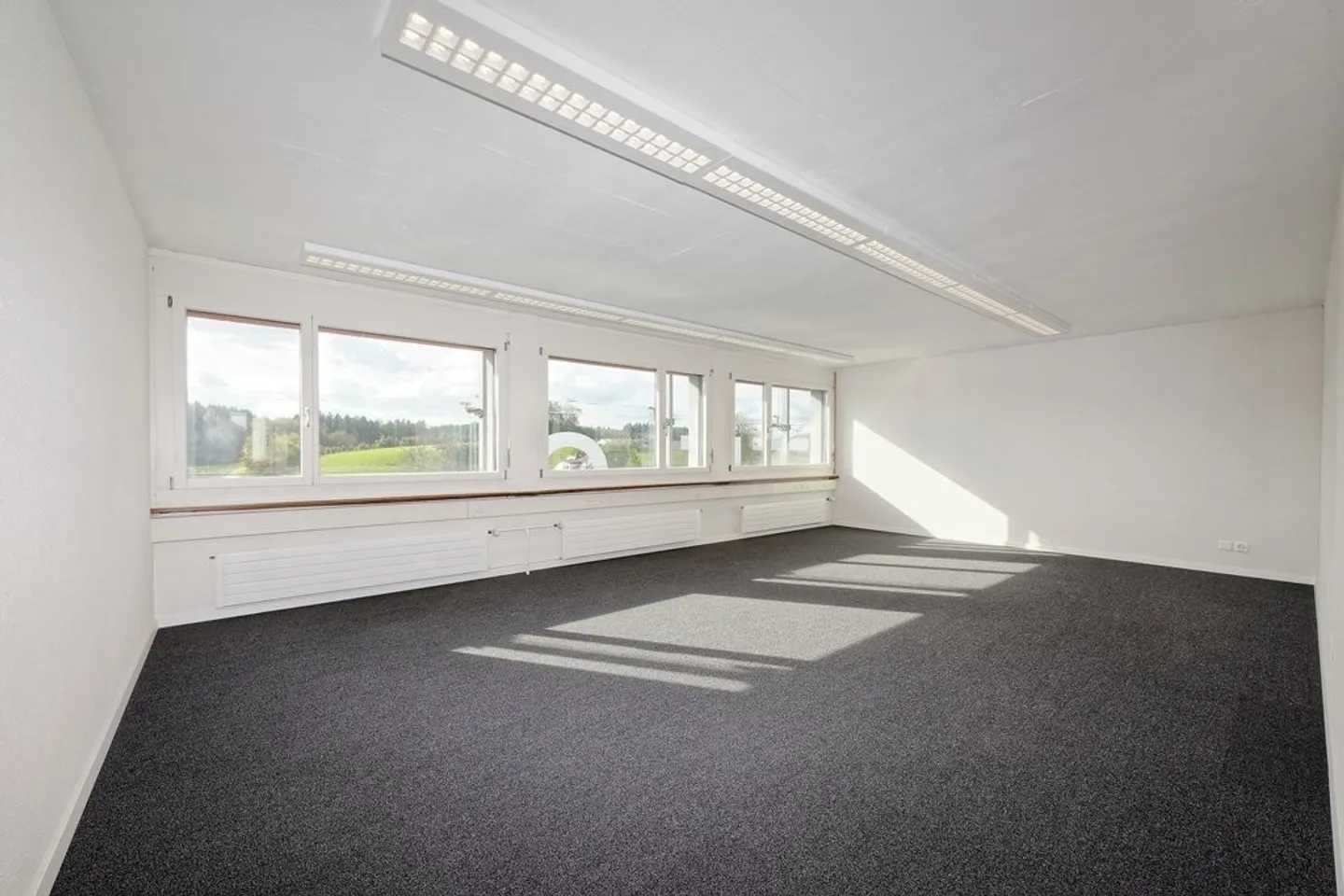 Geräumige Büroräumlichkeit mit Küche - Foto 9 von 10