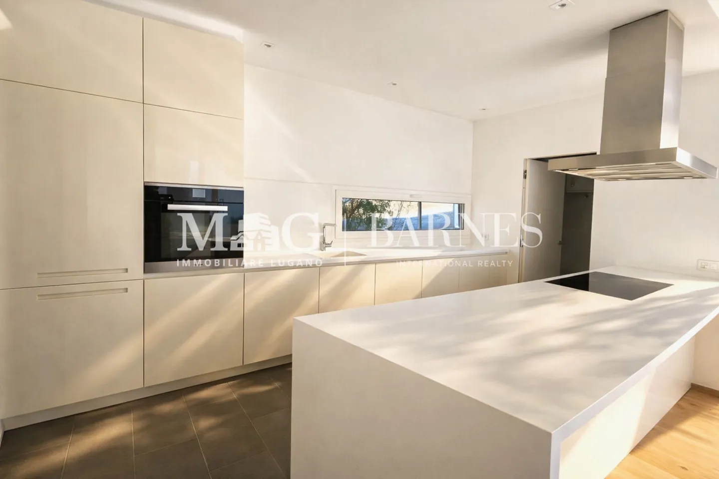 Appartamento moderno con vista lago - Foto 7 di 10