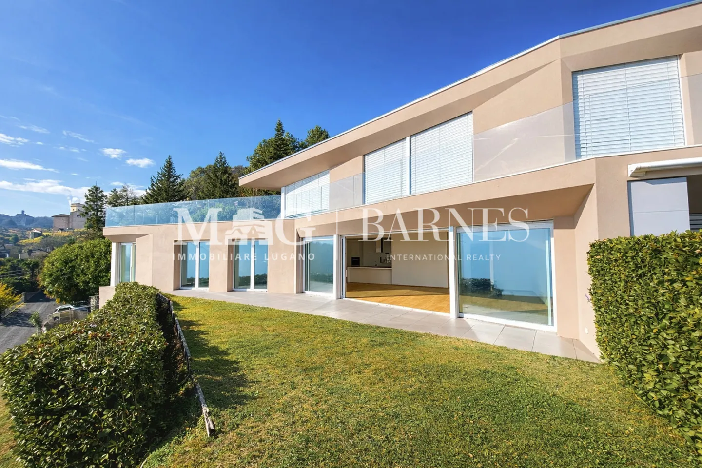 Appartamento moderno con vista lago - Foto 2 di 10