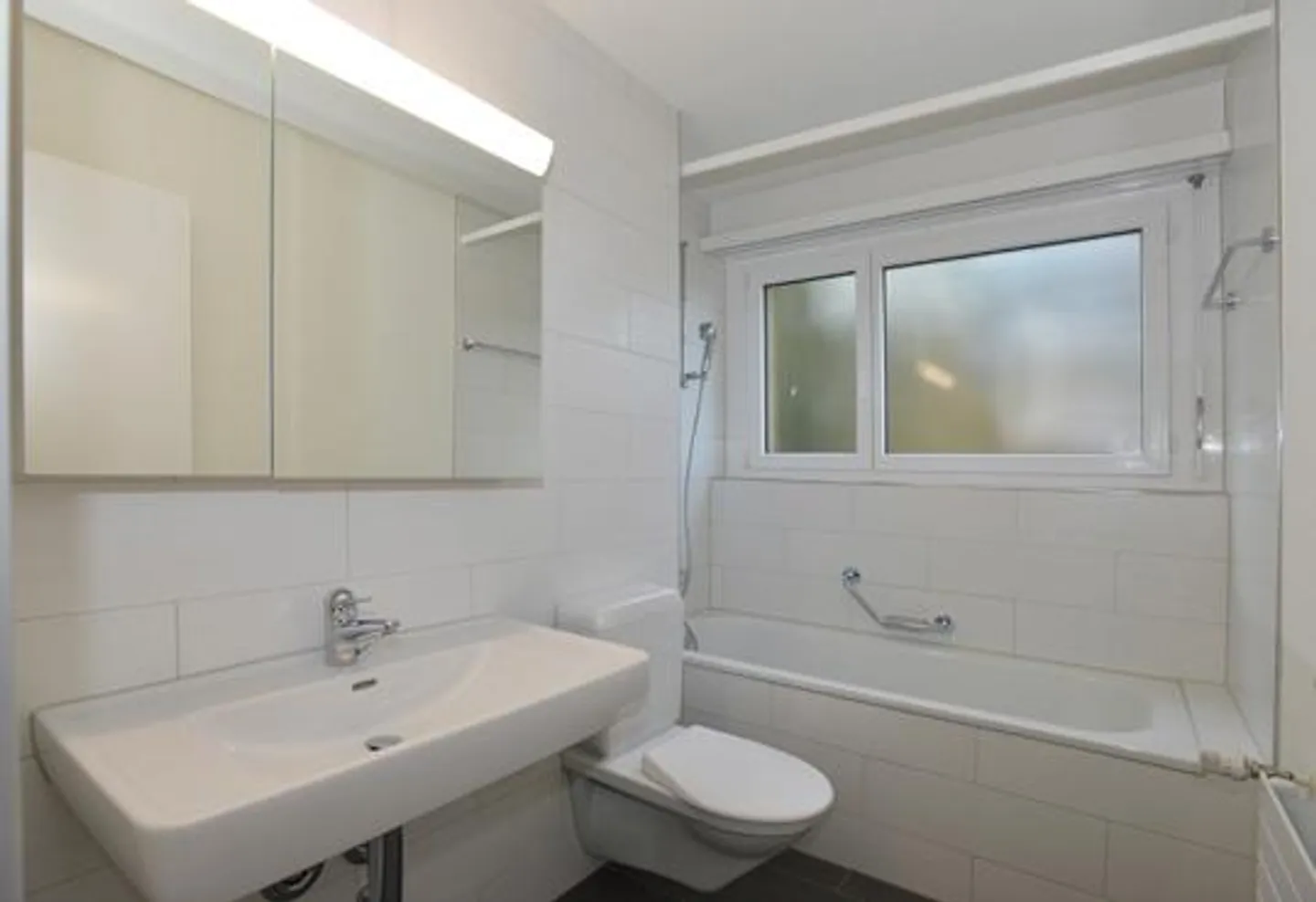 3.5-room apartment with garden seating! "Rent without deposit" - Photo 5 of 7