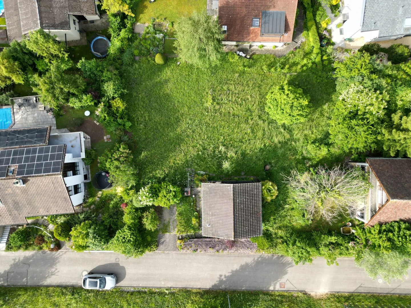 Terreno edificabile attraente in una zona residenziale privilegiata! - Foto 1 di 5