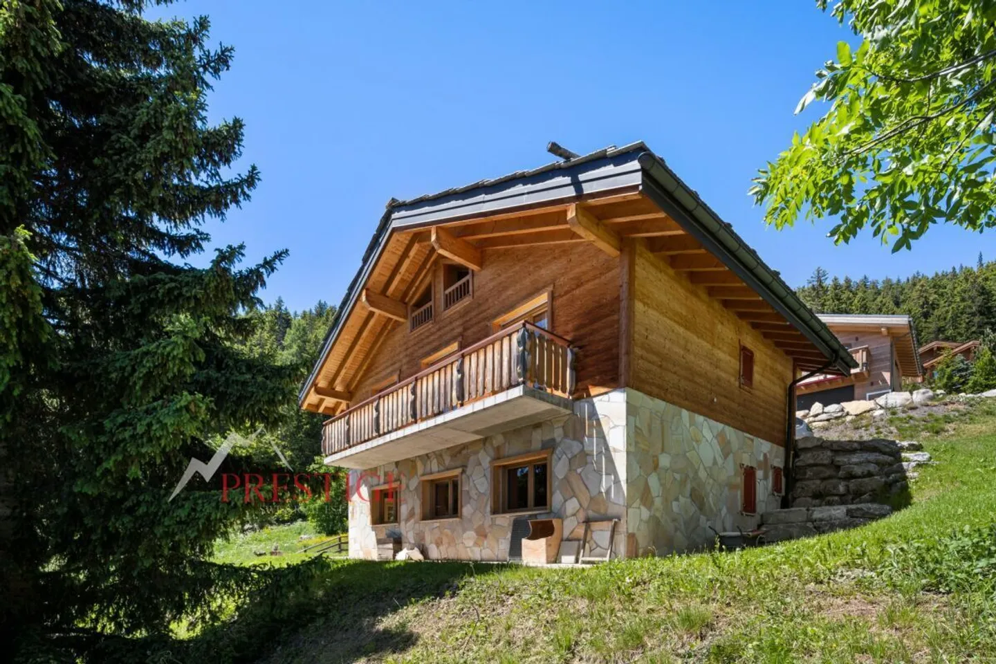 Bellissimo chalet con 4 camere da letto in affitto settimanale. - Foto 1 di 16