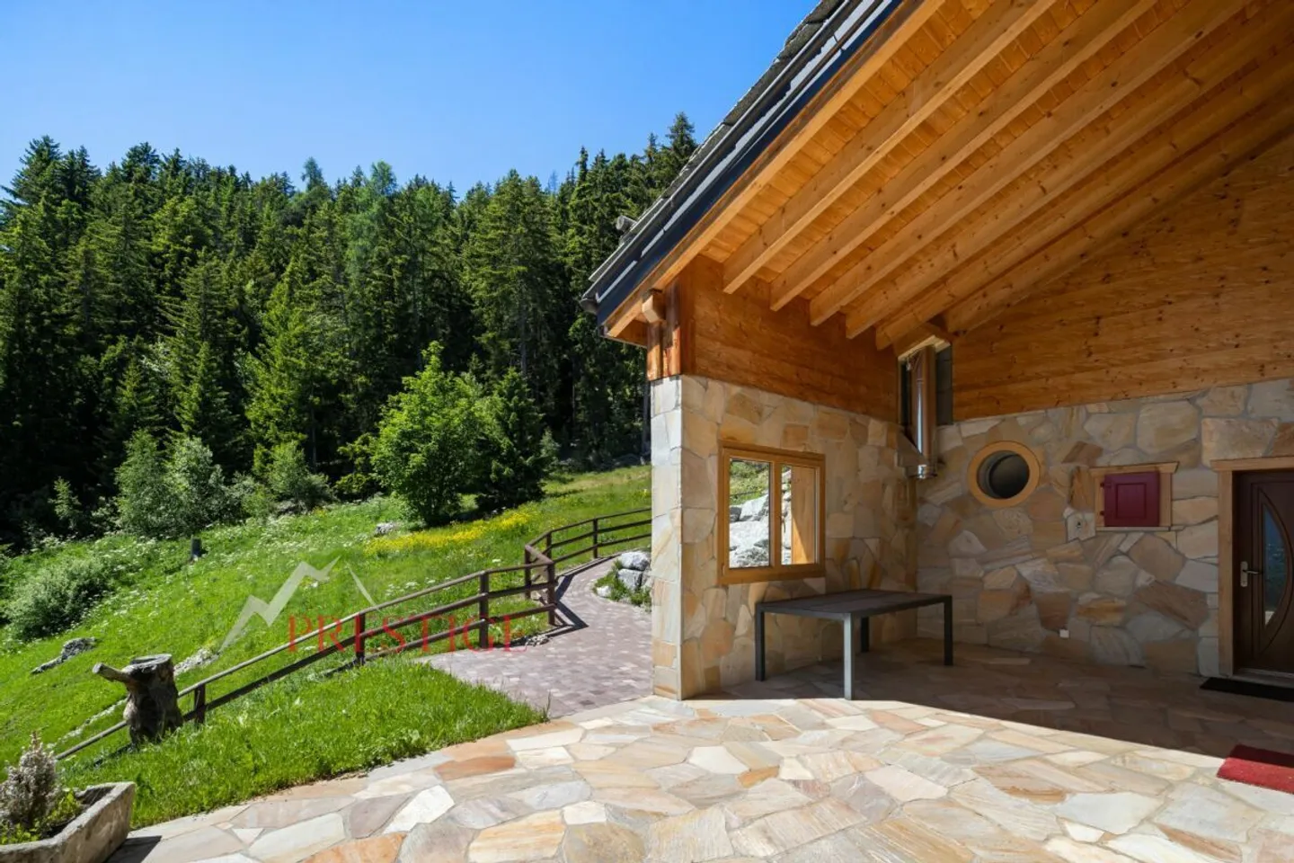 Bellissimo chalet con 4 camere da letto in affitto settimanale. - Foto 4 di 16