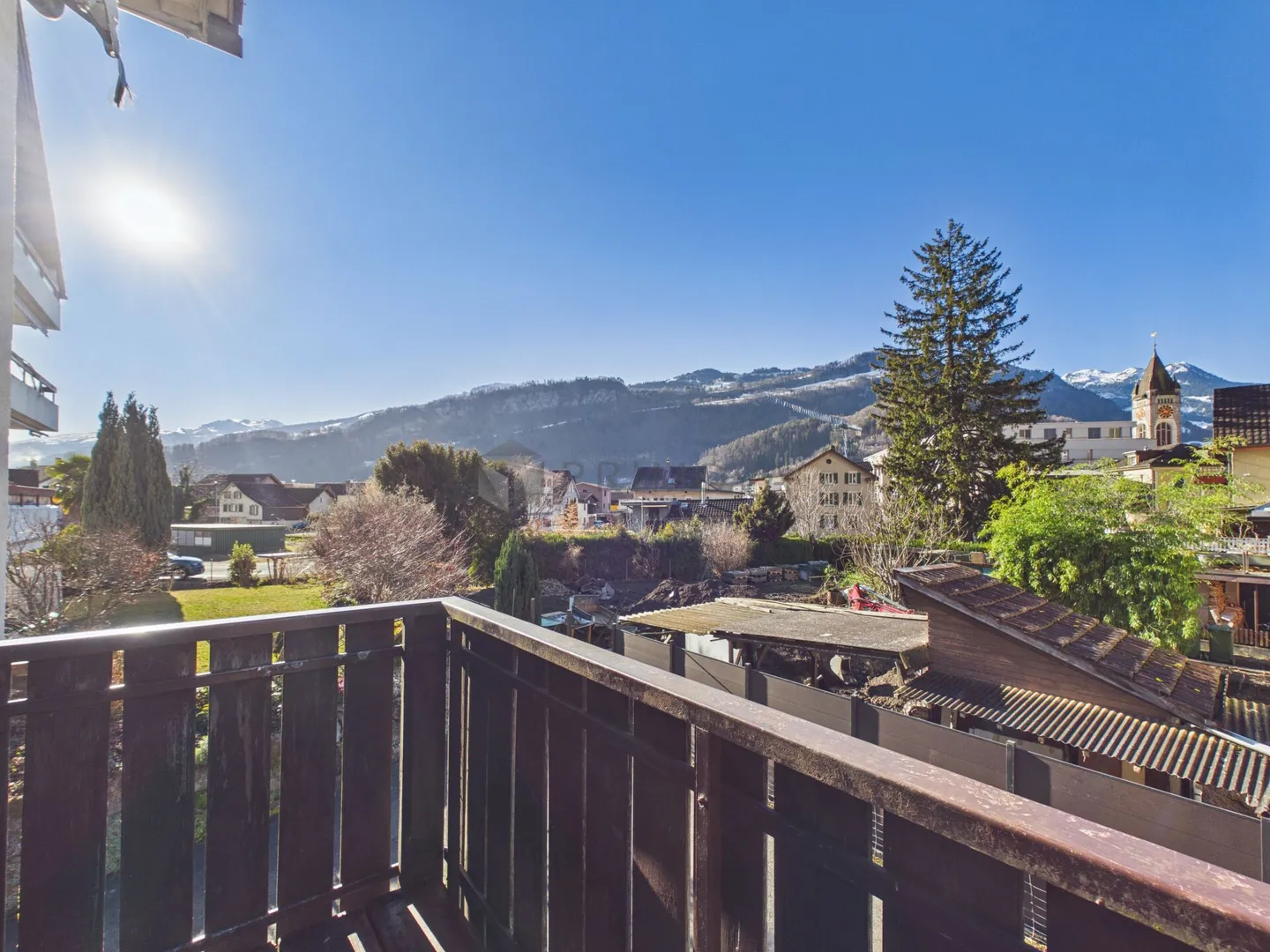 Residential and commercial building with development potential in Walenstadt - Photo 1 of 7