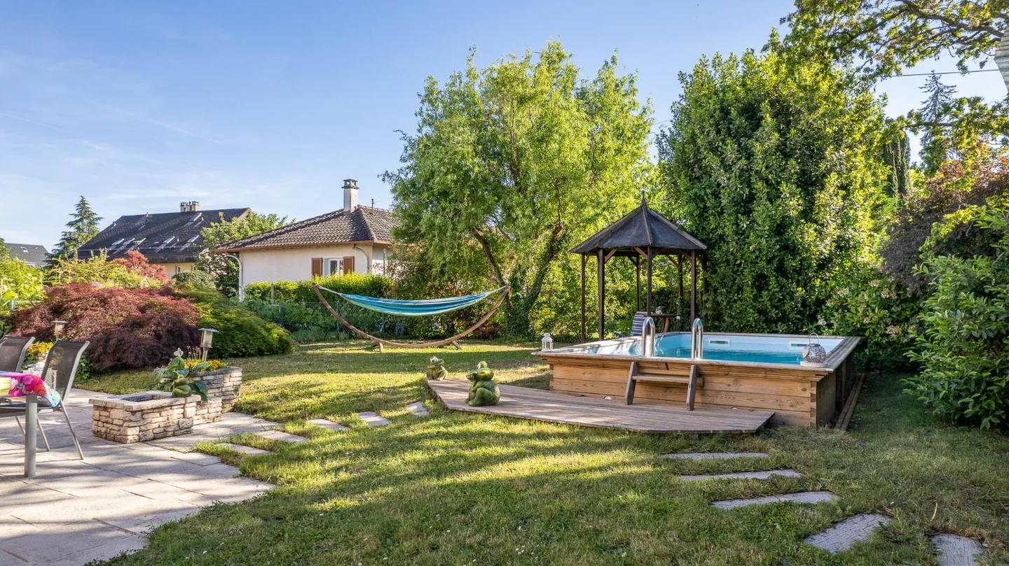 Adjacent Villa with Garden and Pool – Gland (VD) - Photo 2 of 19