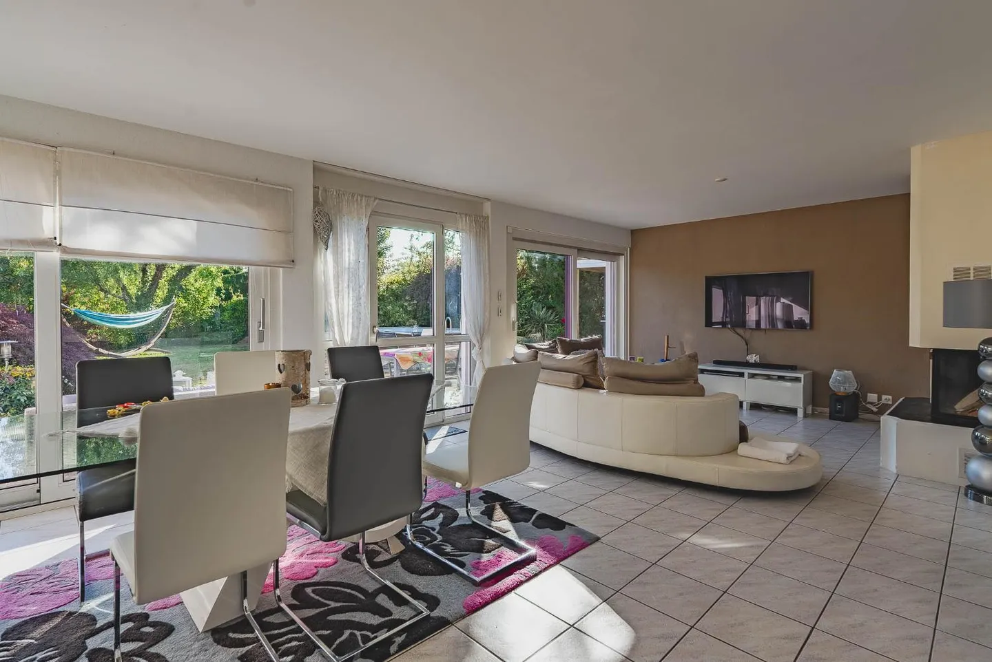 Adjacent Villa with Garden and Pool – Gland (VD) - Photo 3 of 19