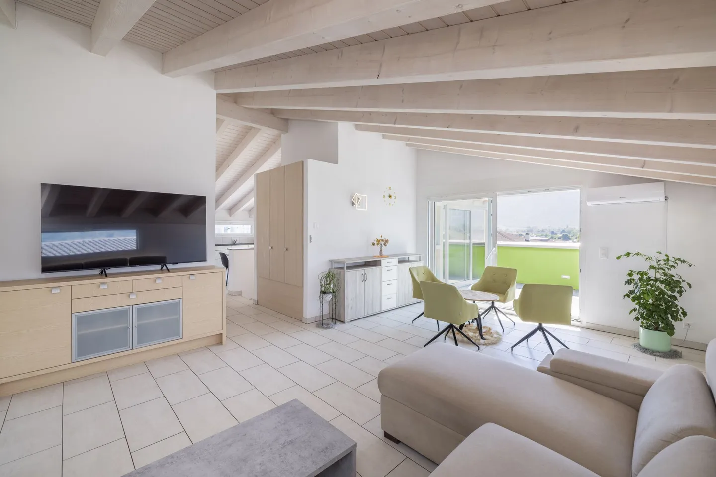 Geräumige 4,5-Zimmer-Penthouse von 146 m2 mit atemberaubendem Blick auf die Alpen - Foto 9 von 20