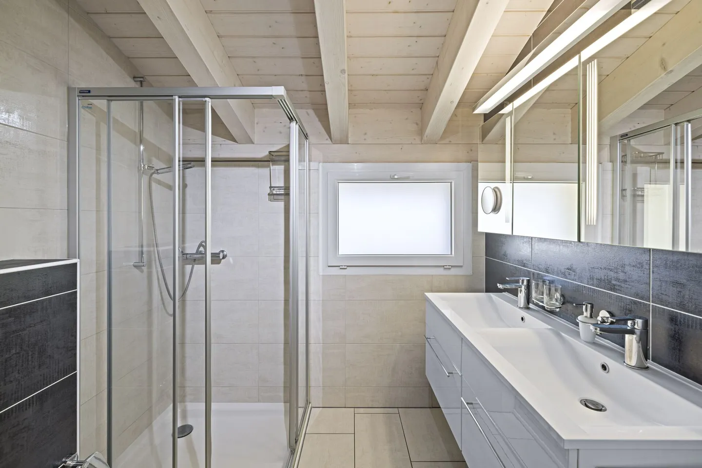 Geräumige 4,5-Zimmer-Penthouse von 146 m2 mit atemberaubendem Blick auf die Alpen - Foto 13 von 20