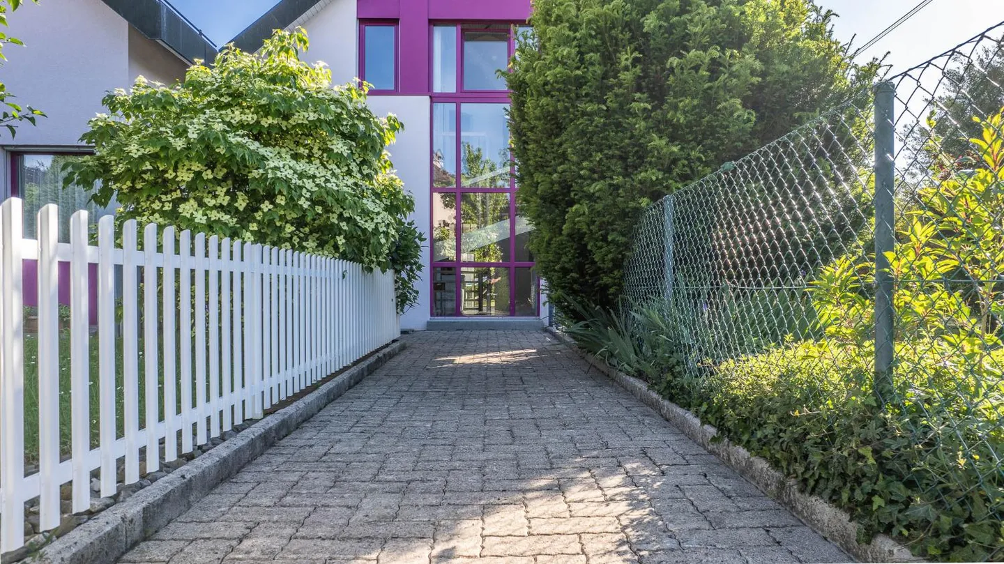 Adjacent Villa with Garden and Pool – Gland (VD) - Photo 16 of 19