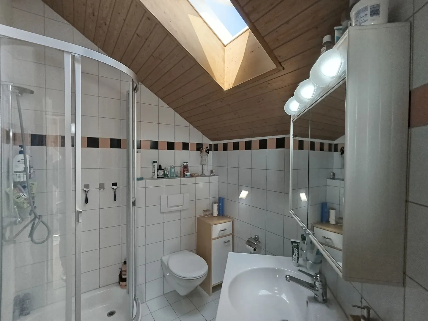 Casa spaziosa per tutta la famiglia! Casa bifamiliare di 5,5 stanze - Foto 12 di 18