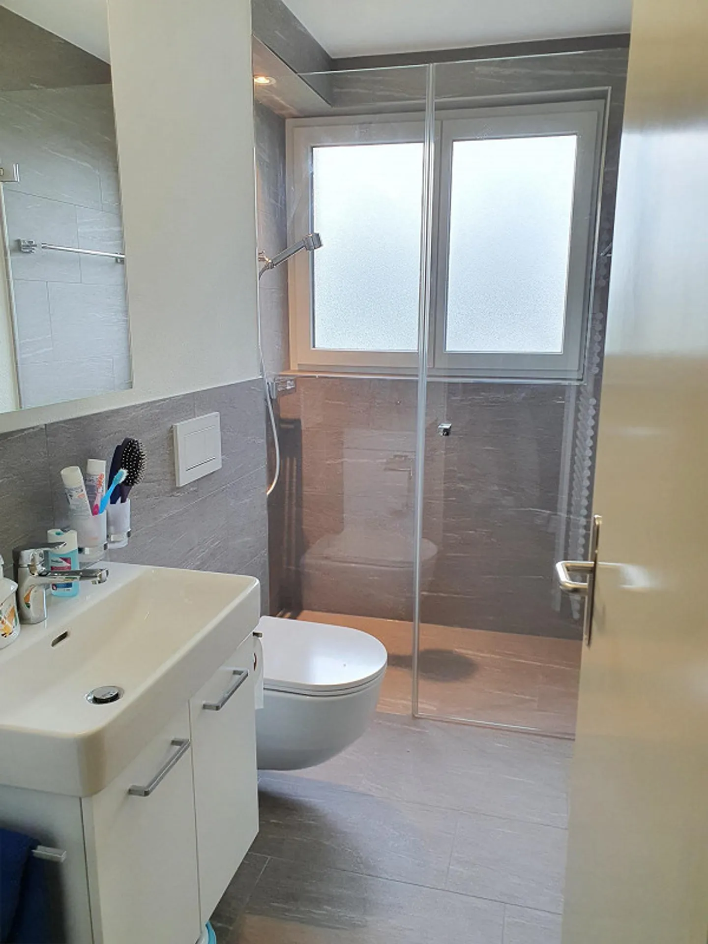 bright 3.5-room apartment with large balcony - Photo 1 of 5