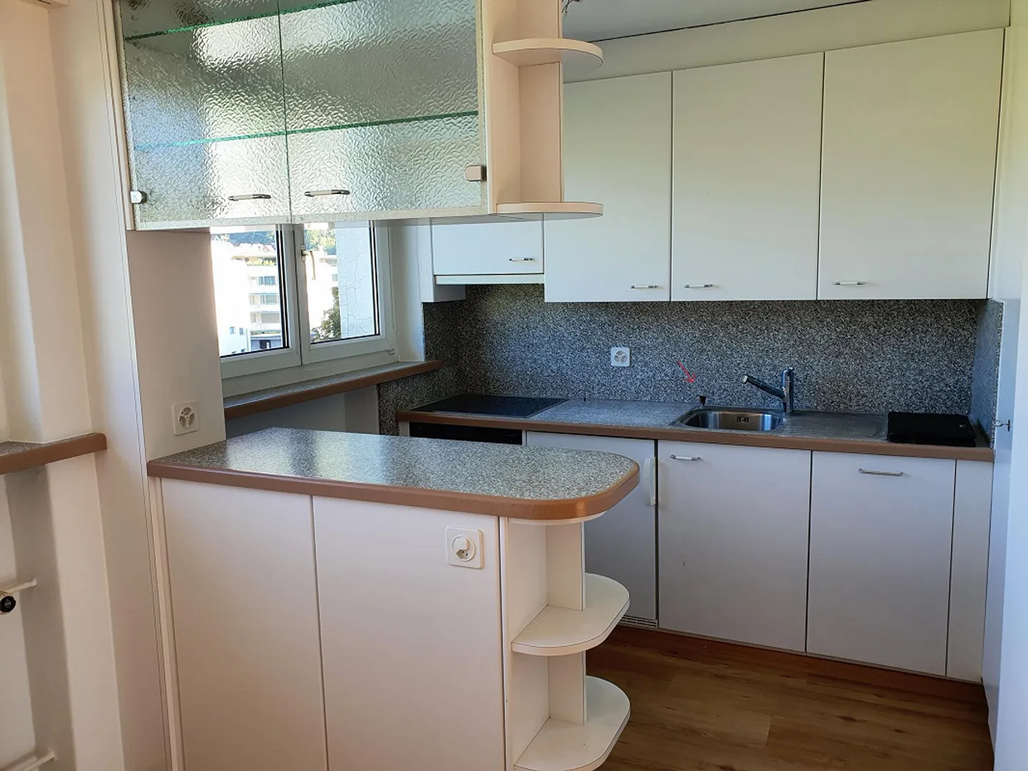 bright 3.5-room apartment with large balcony - Photo 2 of 5