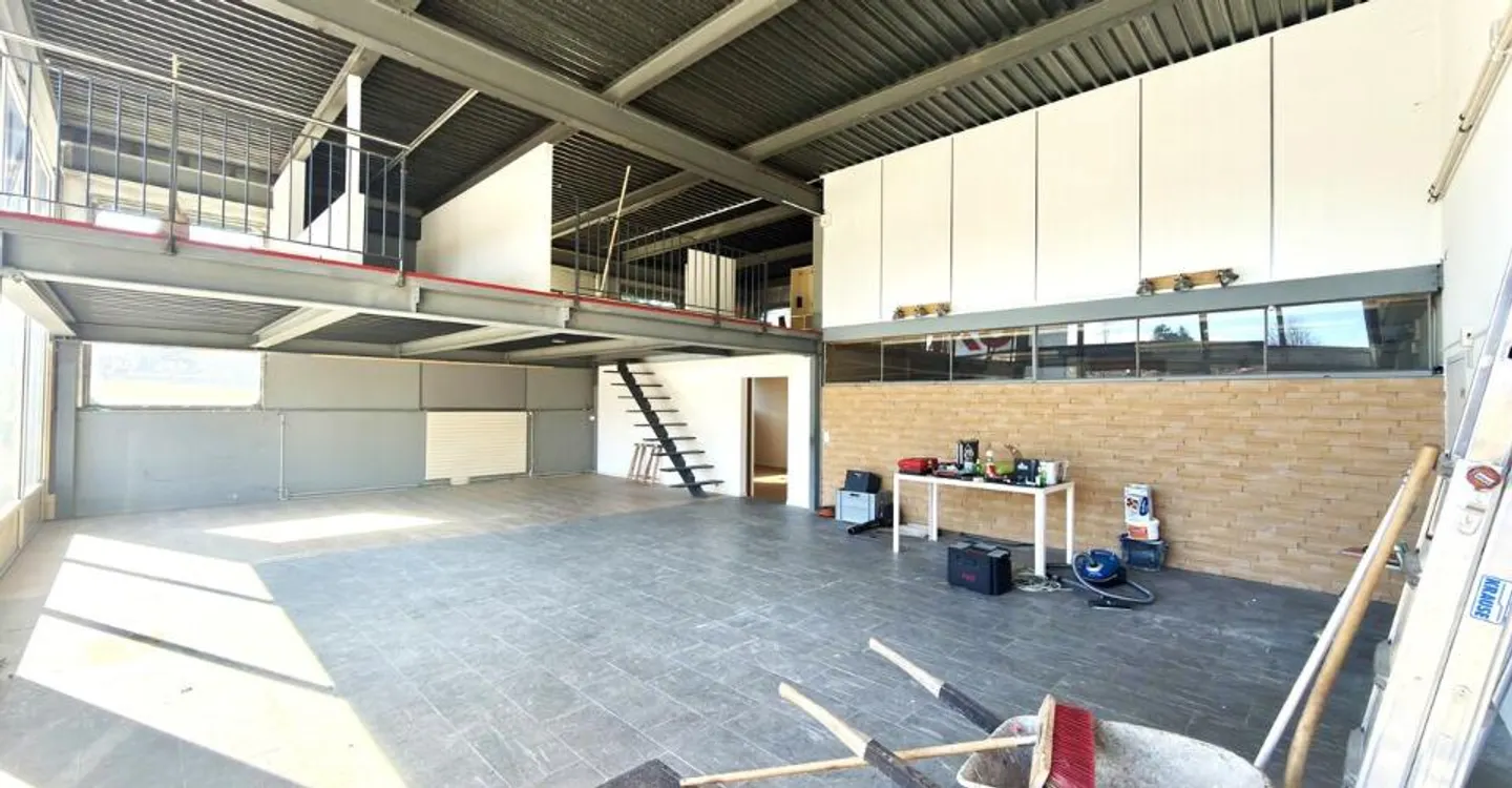 Espace Commercial à Forte Visibilité - Photo 3 sur 13
