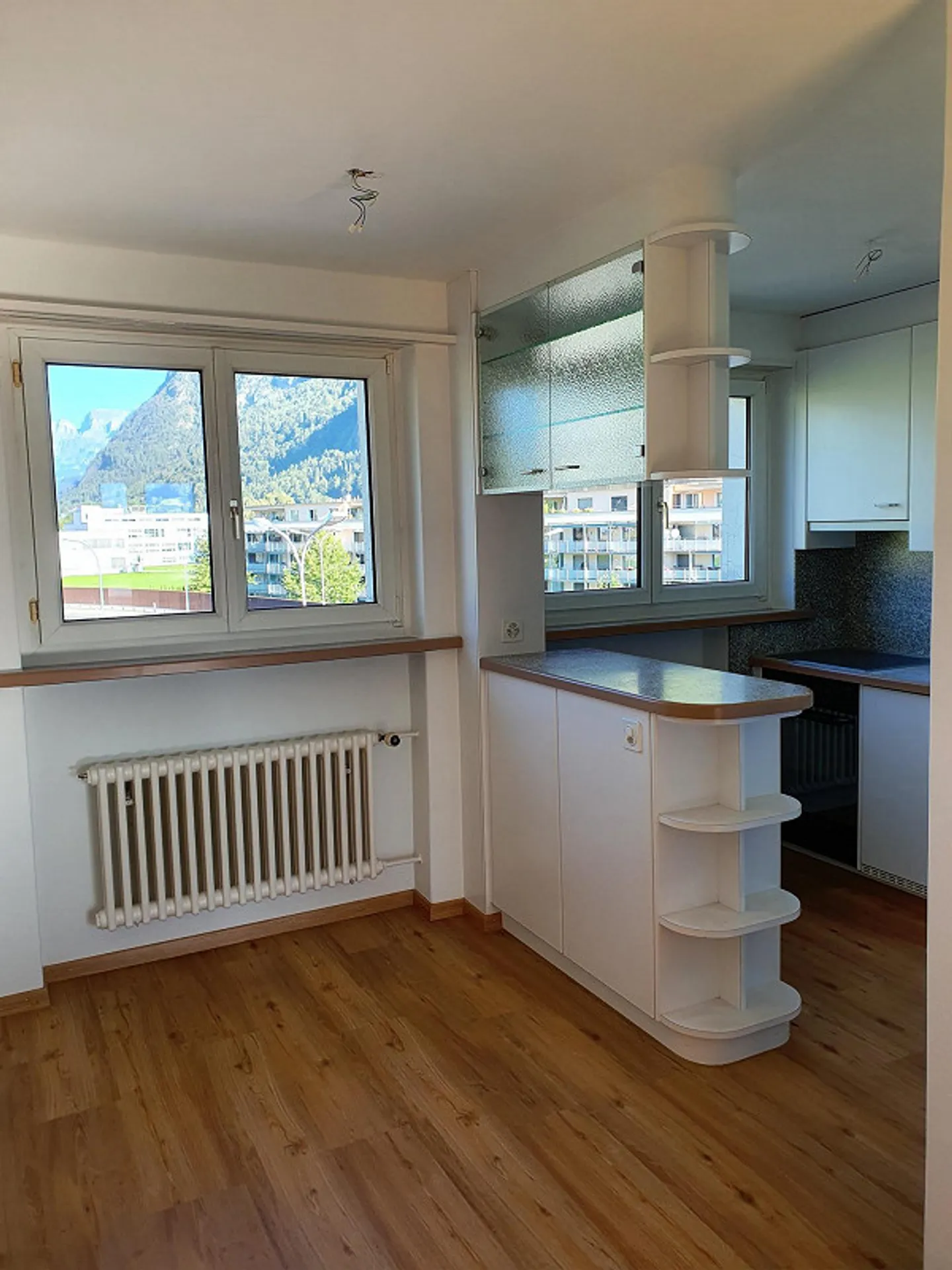 bright 3.5-room apartment with large balcony - Photo 3 of 5