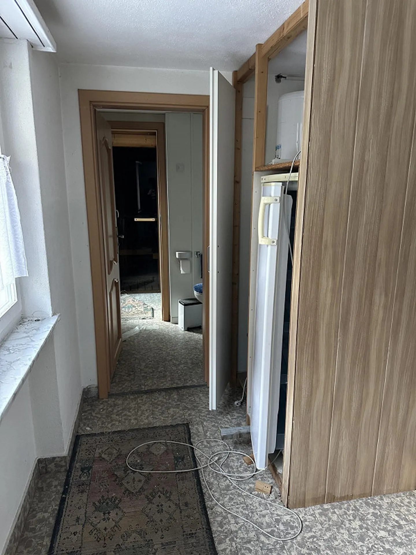 A house, many options, expandable to multi-family house, owner-occupied - Photo 5 of 16