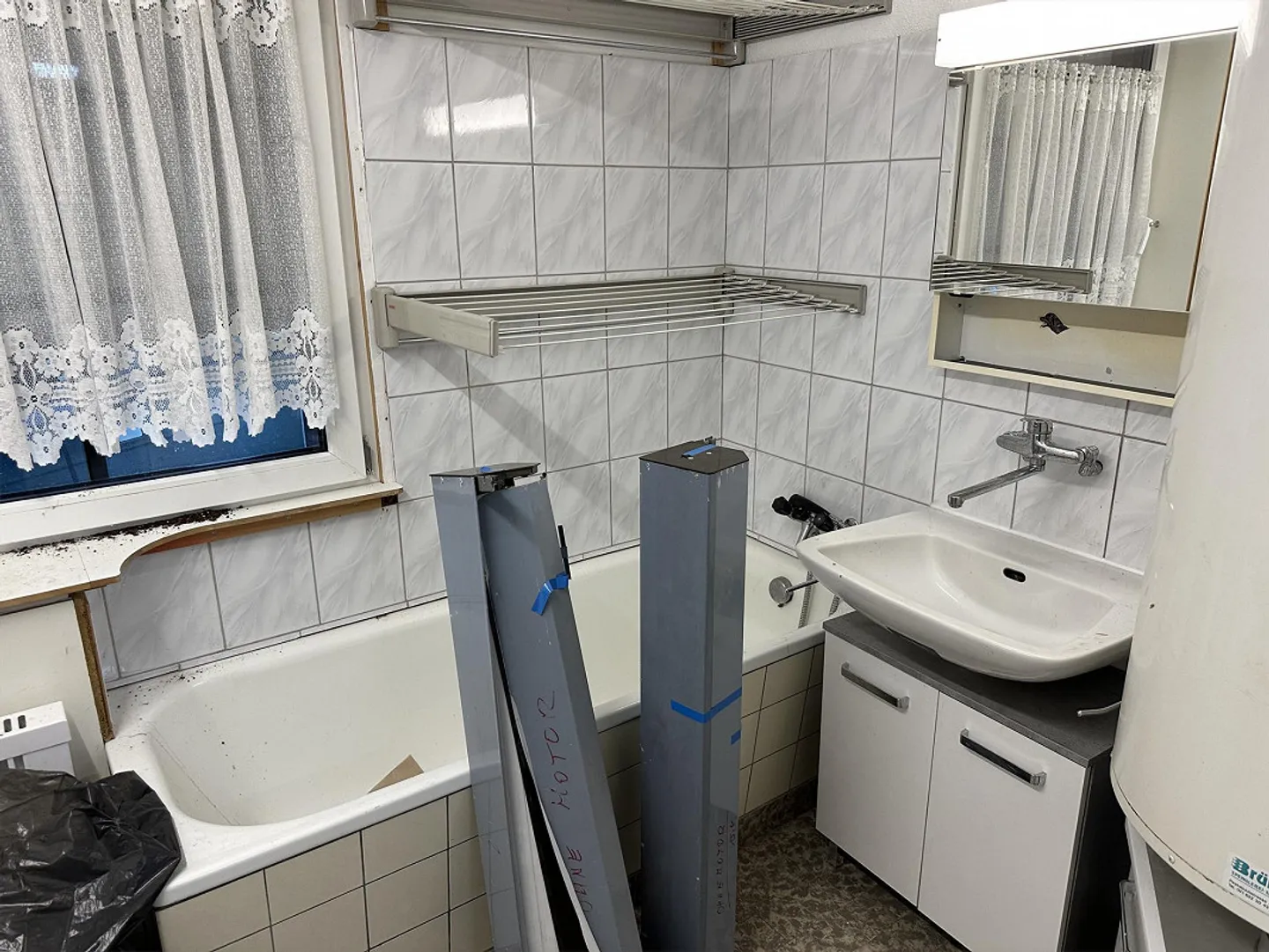 A house, many options, expandable to multi-family house, owner-occupied - Photo 6 of 16