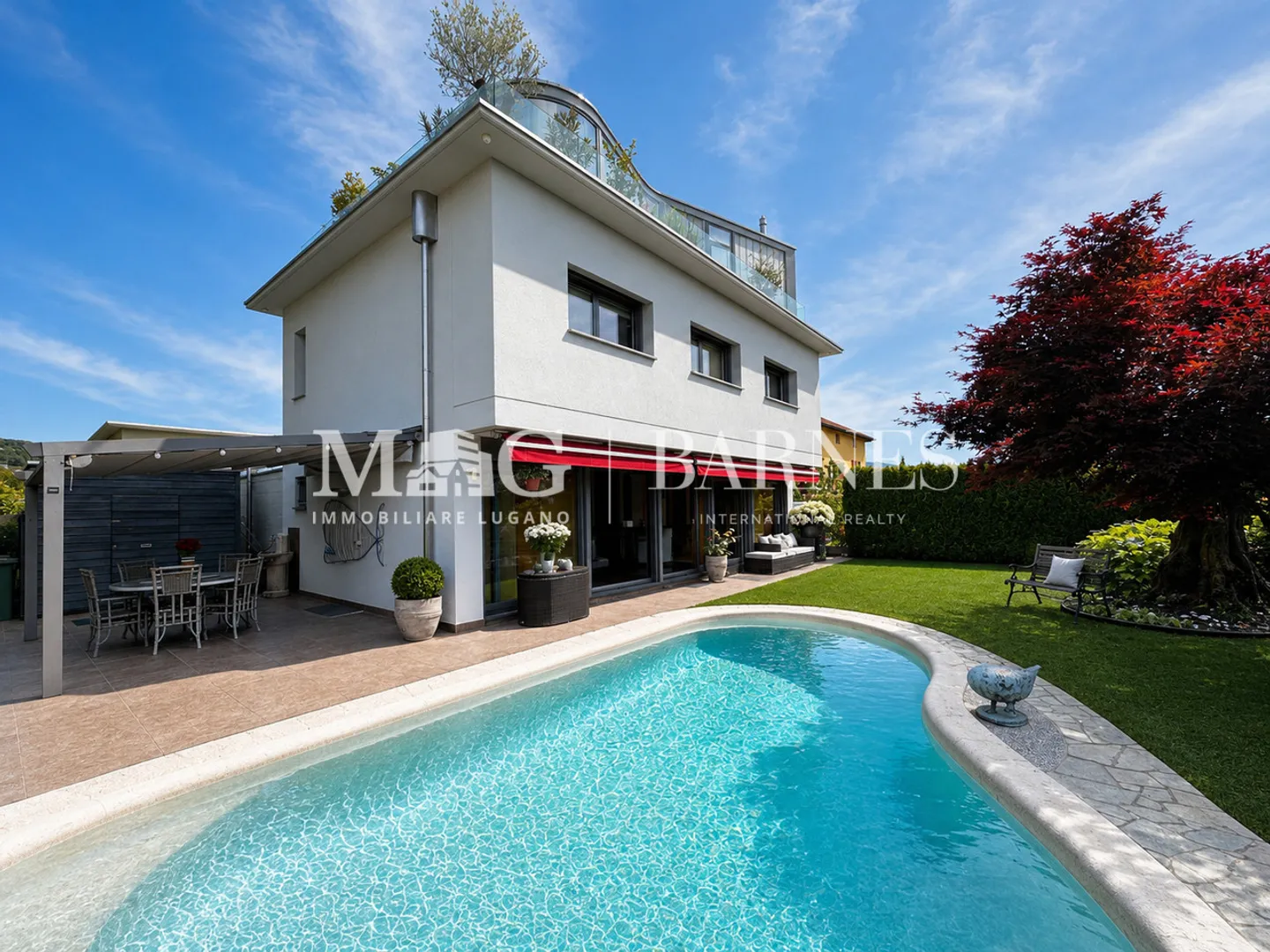 Mendrisio, Stabio: Large single-family house with garden and pool - Photo 1 of 18