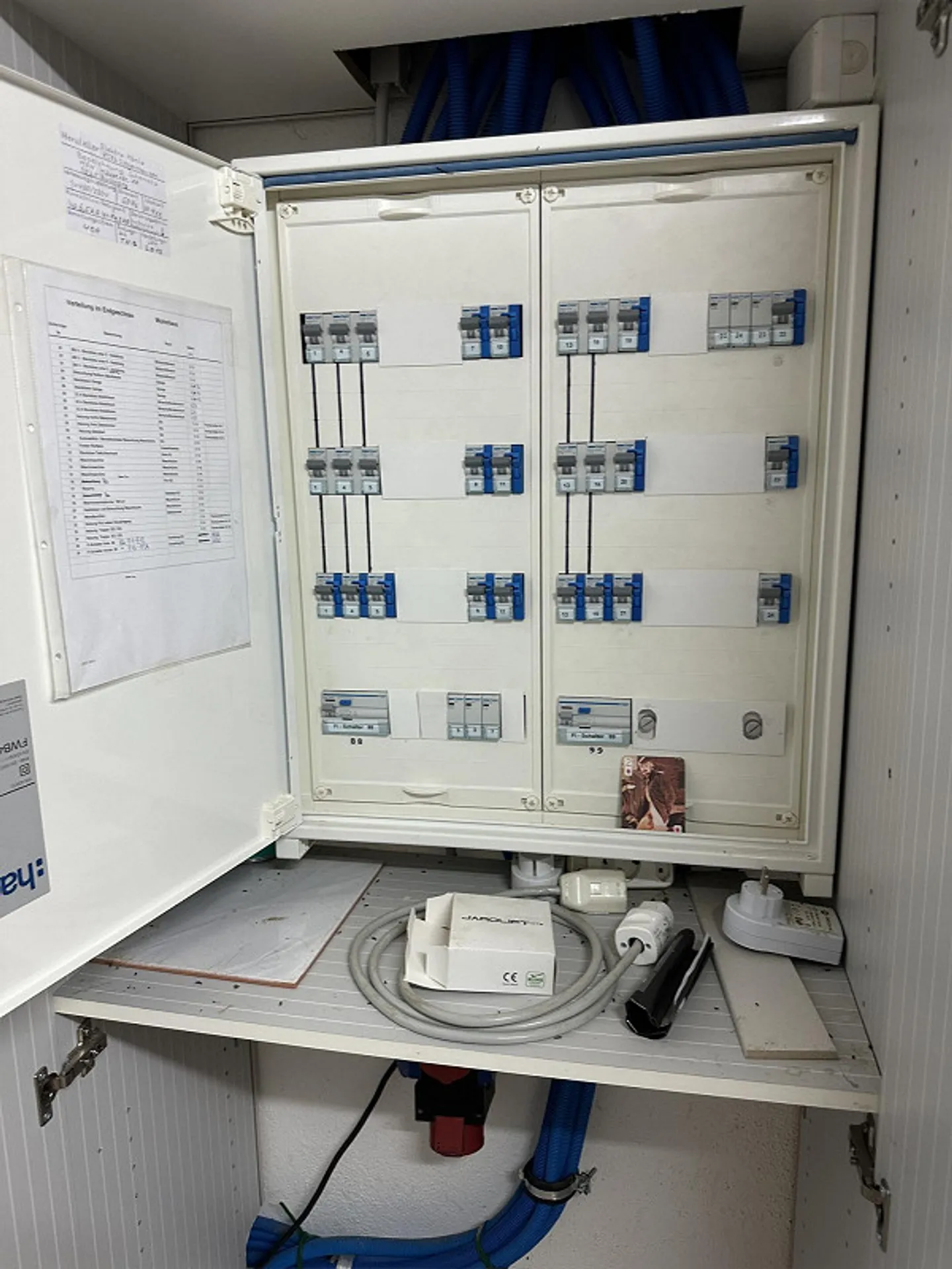 A house, many options, expandable to multi-family house, owner-occupied - Photo 12 of 16