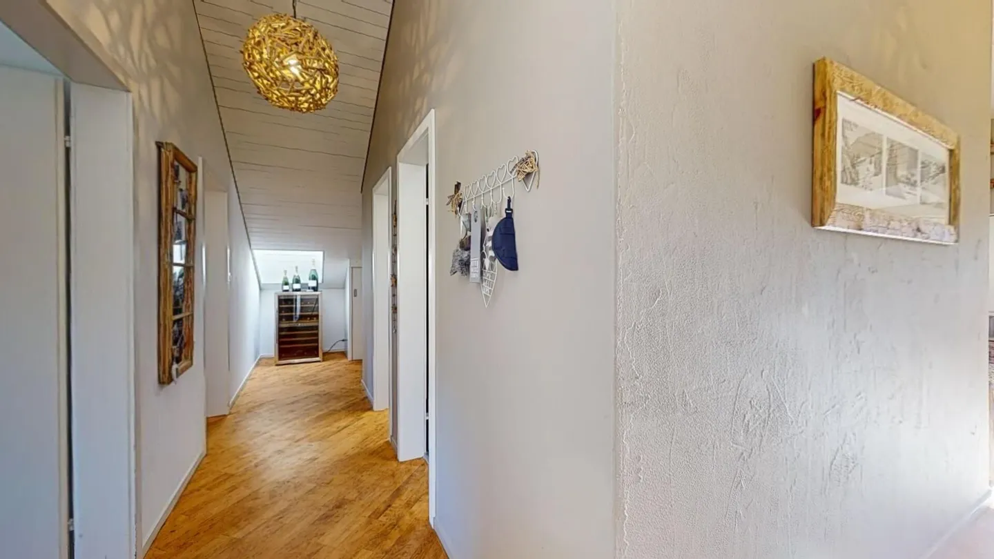 Sonnenexponierte 4.5 Zimmer-Dachwohnung - Foto 8 von 19