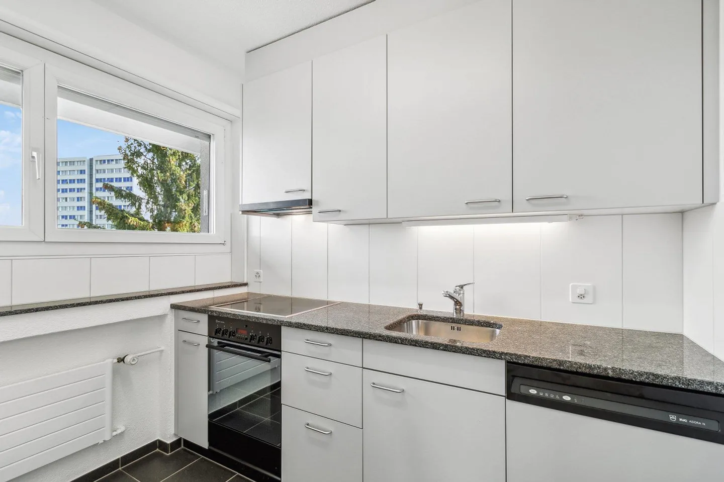 Appartement de 3 pièces au rez-de-chaussée à louer à 8047 Zurich - Photo 2 sur 7