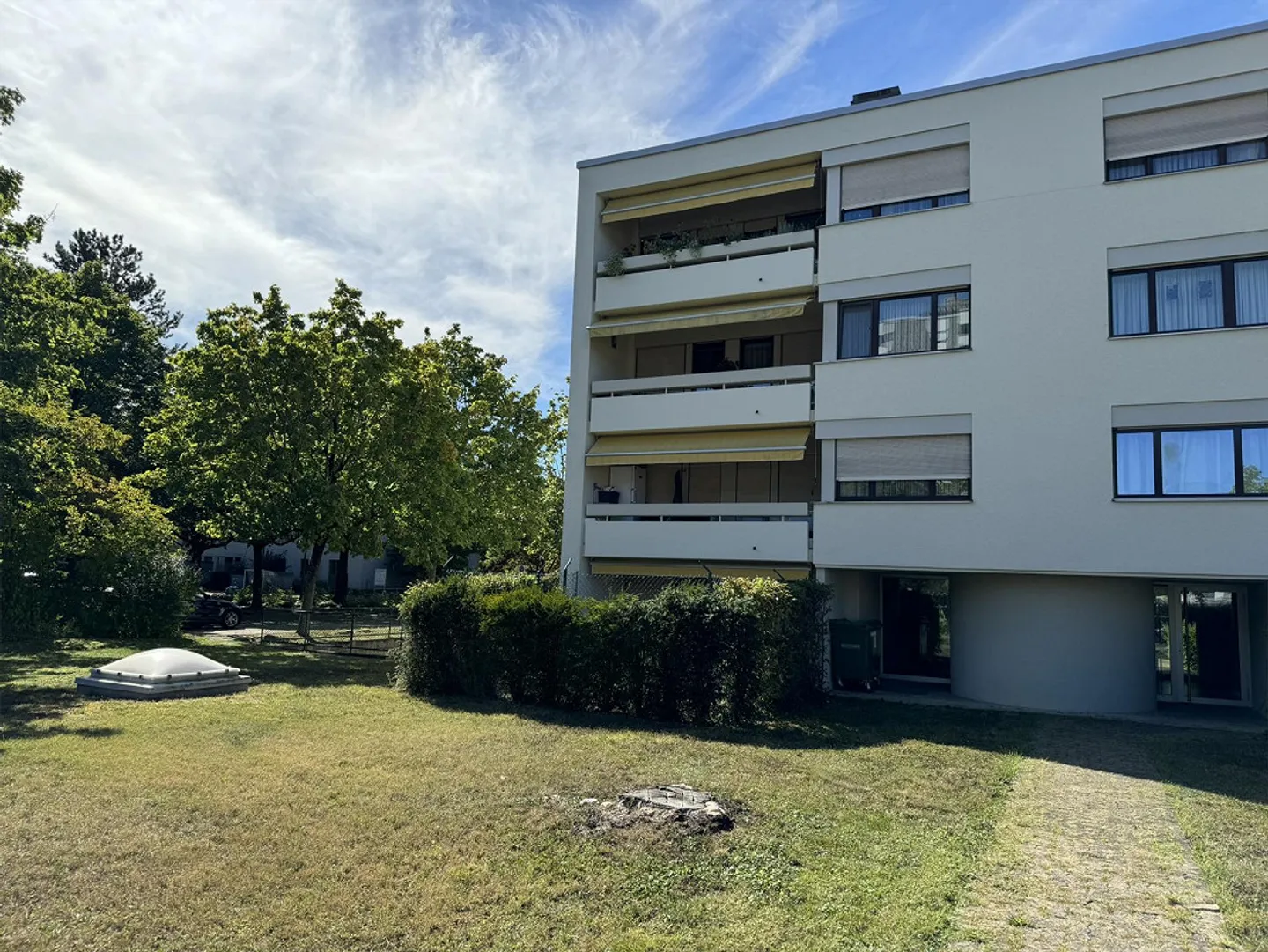 1.5-room apartment with patio & garden, plus parking space - Photo 1 of 16