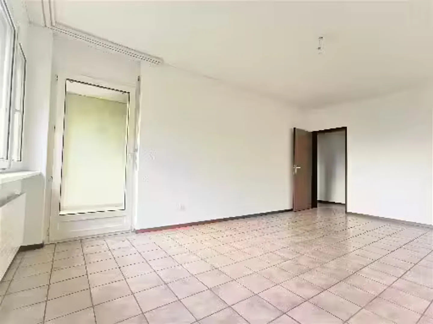 Immeuble à revenus - Photo 1 sur 4