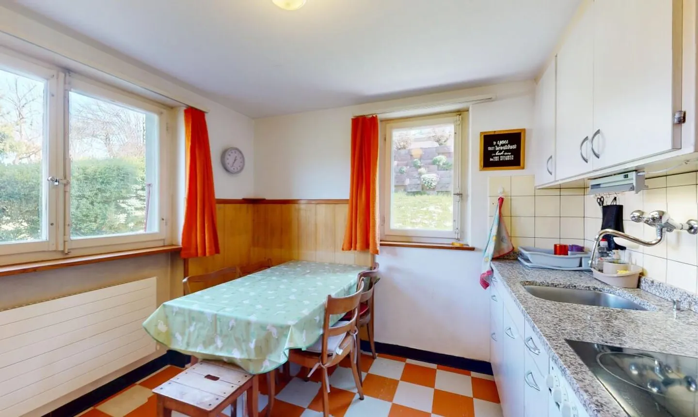 Incantevole casa bifamiliare con ampi spazi esterni - Foto 5 di 13