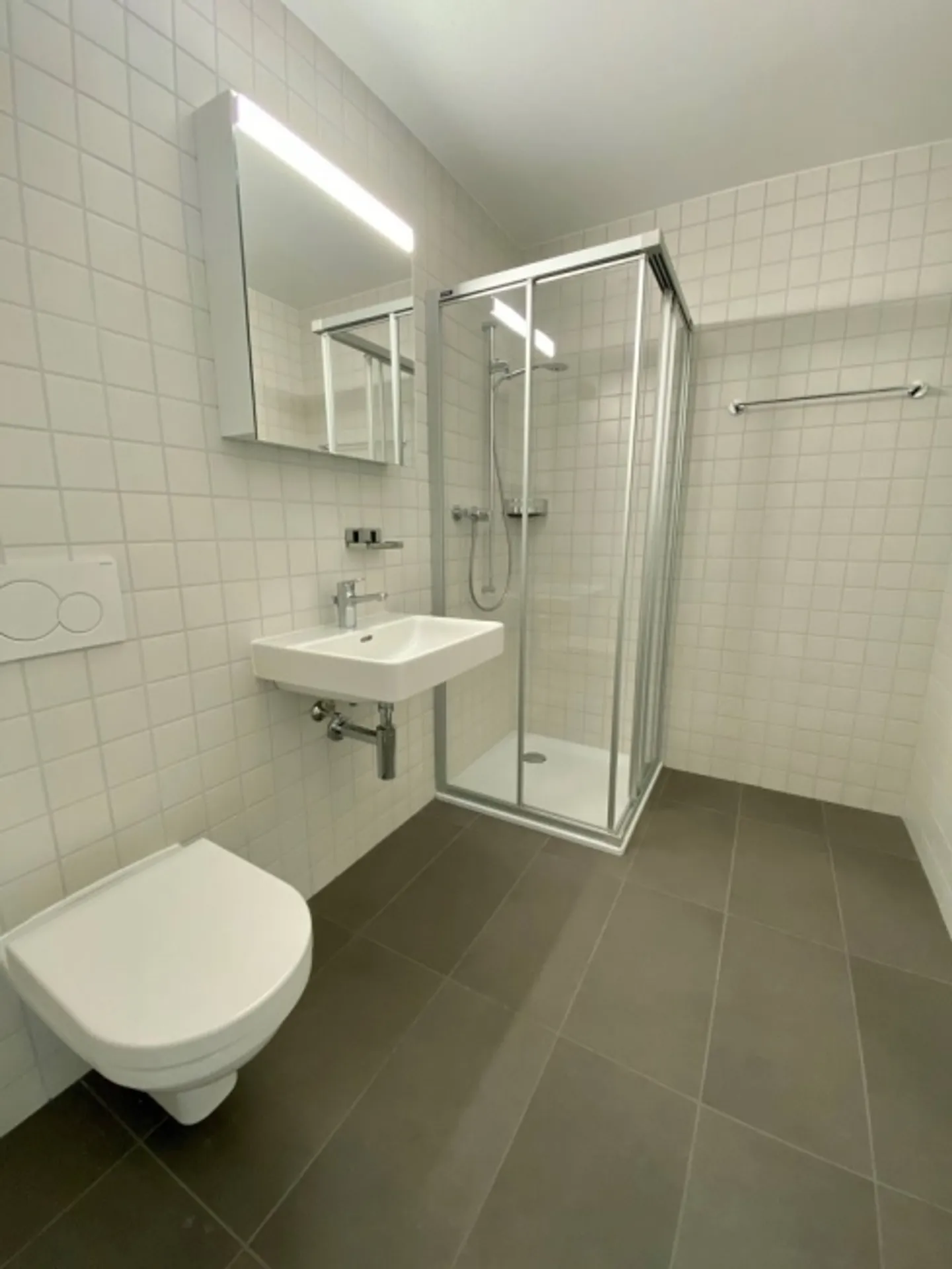 Studio spacieux près du centre de Sierre - Photo 4 sur 4