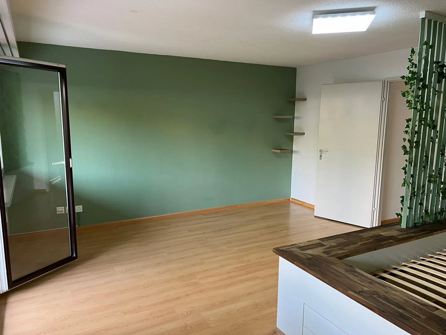 1.5-room apartment with patio & garden, plus parking space - Photo 4 of 16