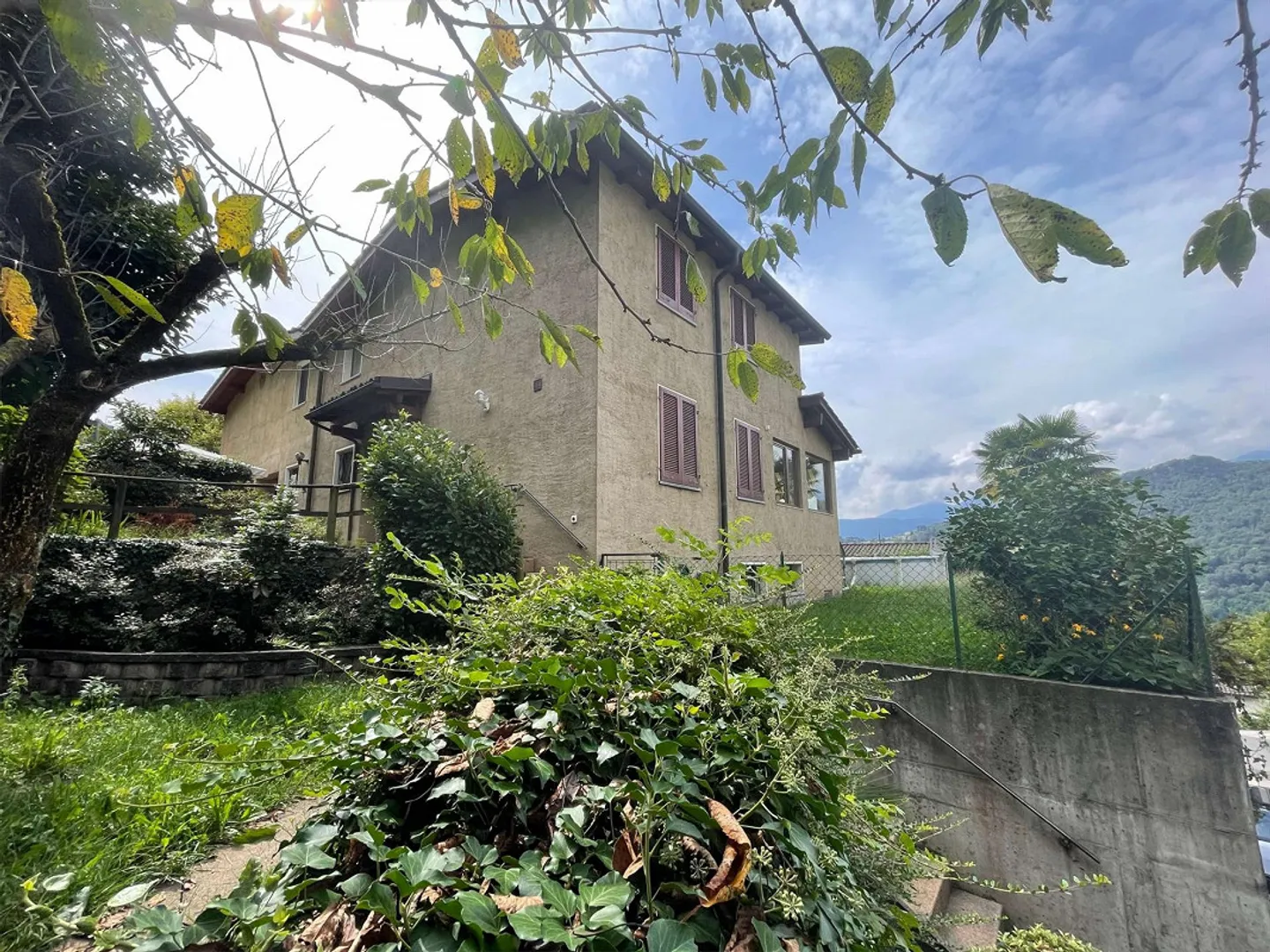 UNFINDABLE SEMI-DETACHED HOUSE 5.5 WITH LARGE GARDEN AND 4 PARKING SPACES - Photo 1 of 12