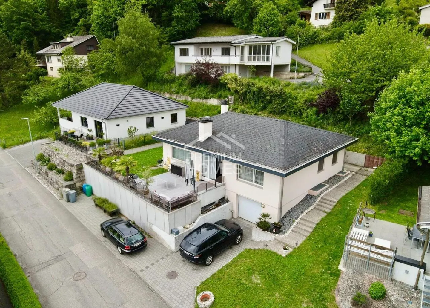 Exclusive Chalet with Stunning Views - Photo 2 of 7