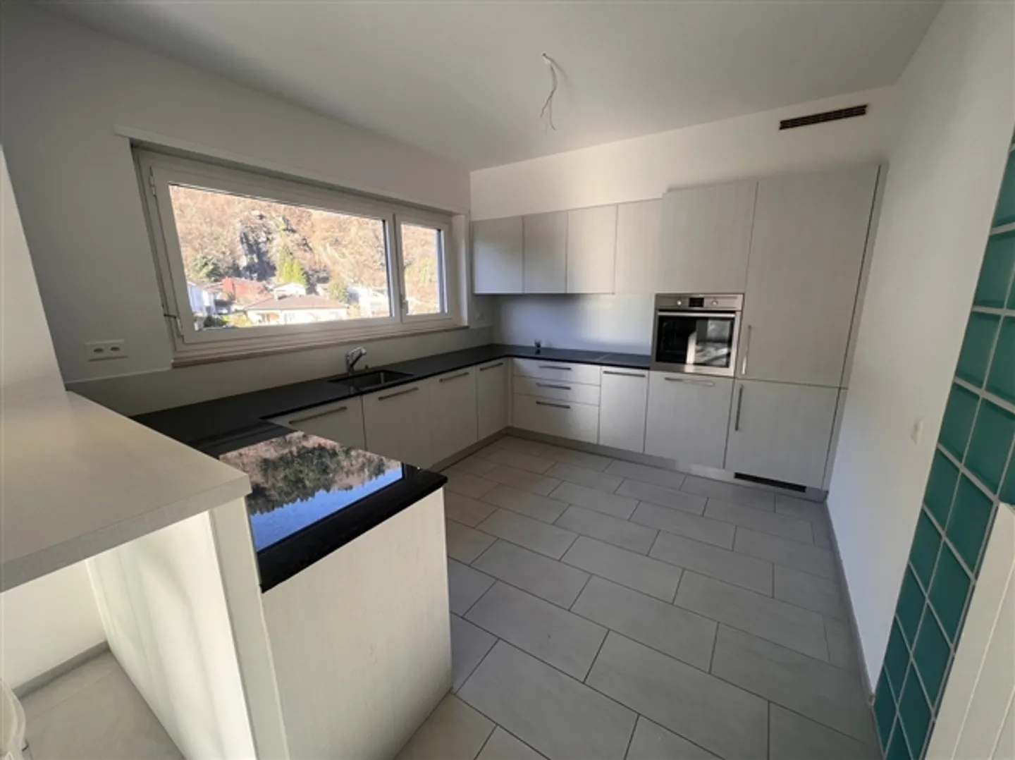 BRIGHT APARTMENT FOR RENT IN GORDUNO, 3.5 ROOMS - Photo 7 of 17