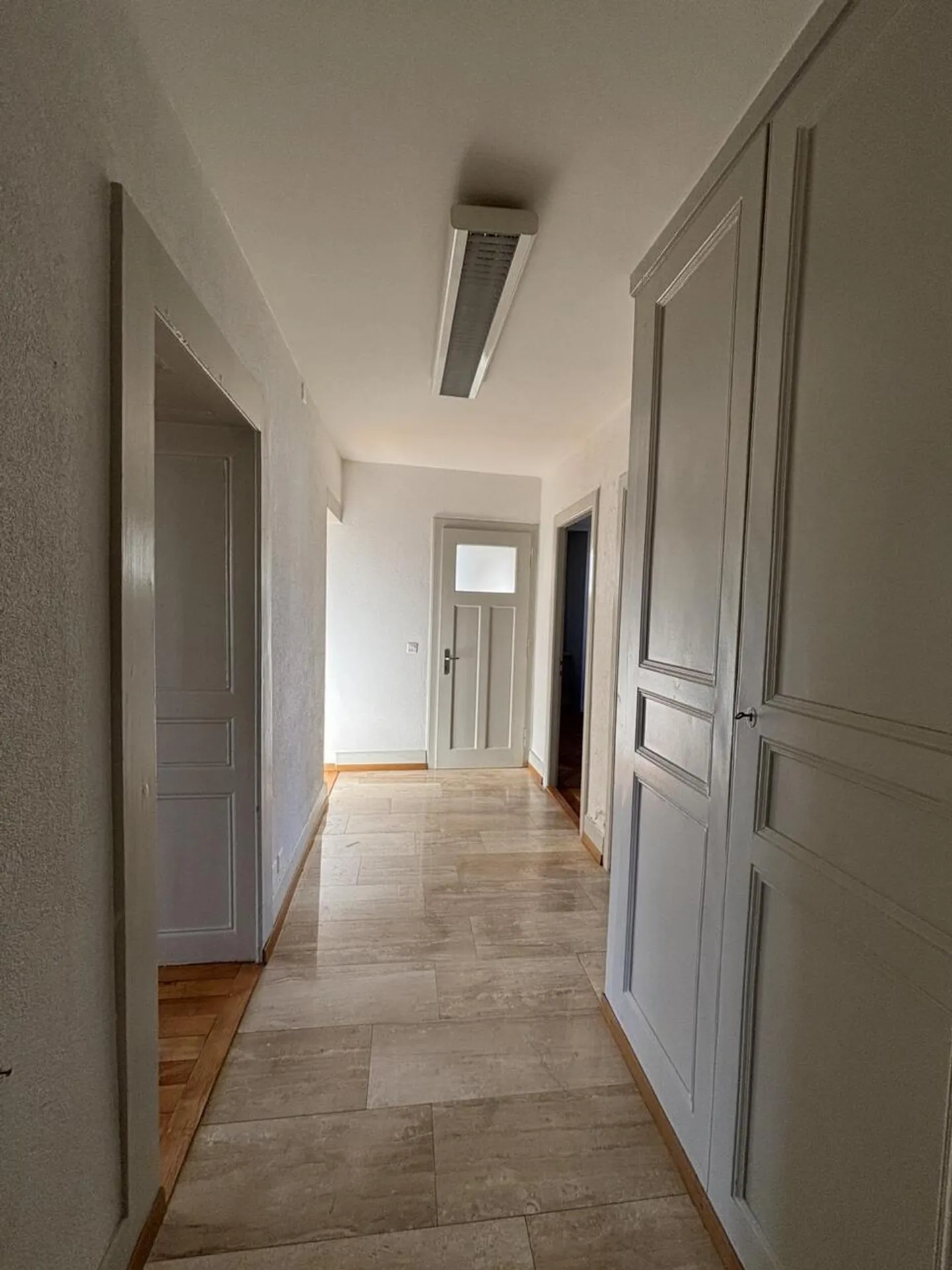 Appartement spacieux en centre-ville - Photo 4 sur 10