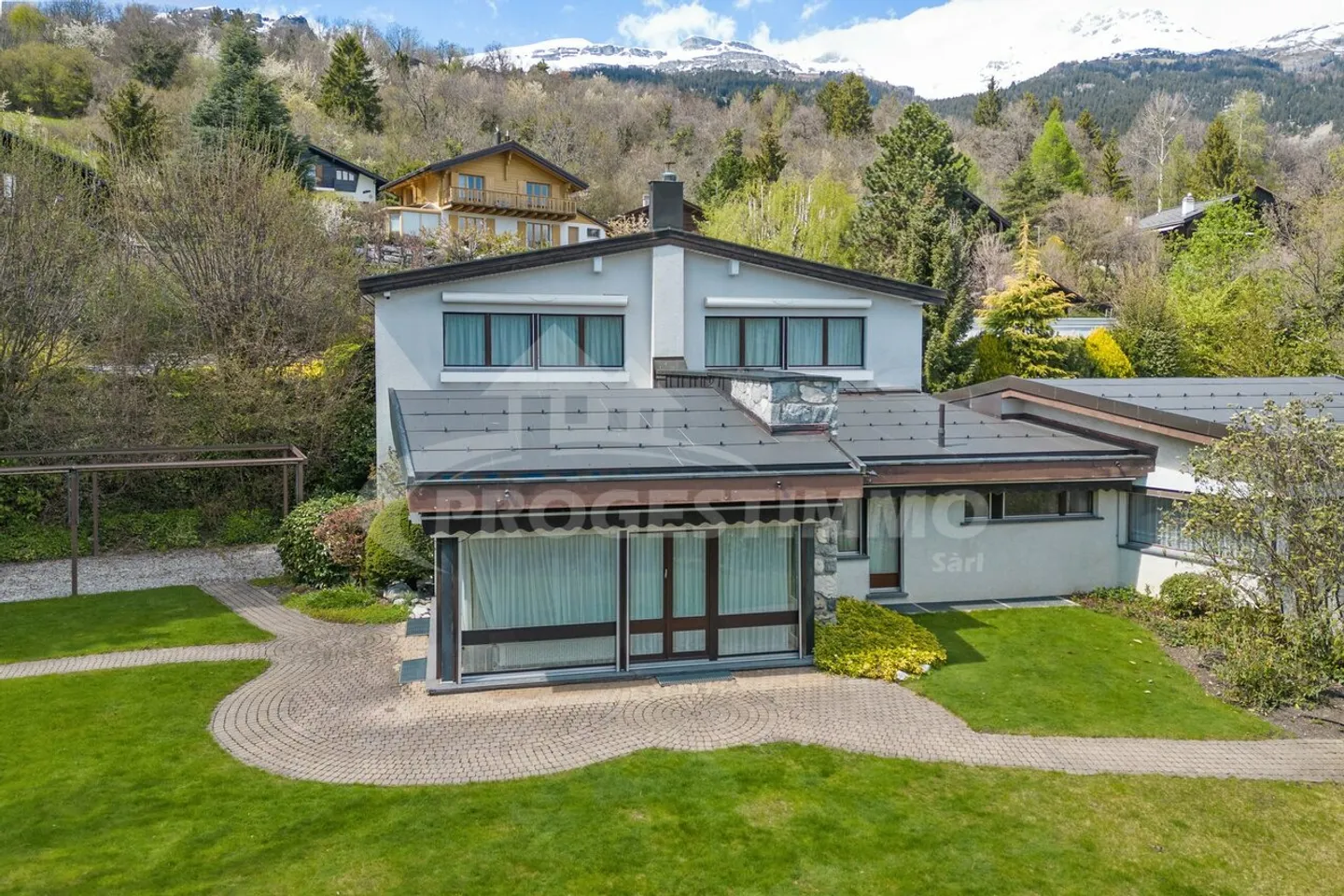 EXCEPTIONAL OBJECT ON A MAGNIFICENT PLOT - Photo 3 of 13