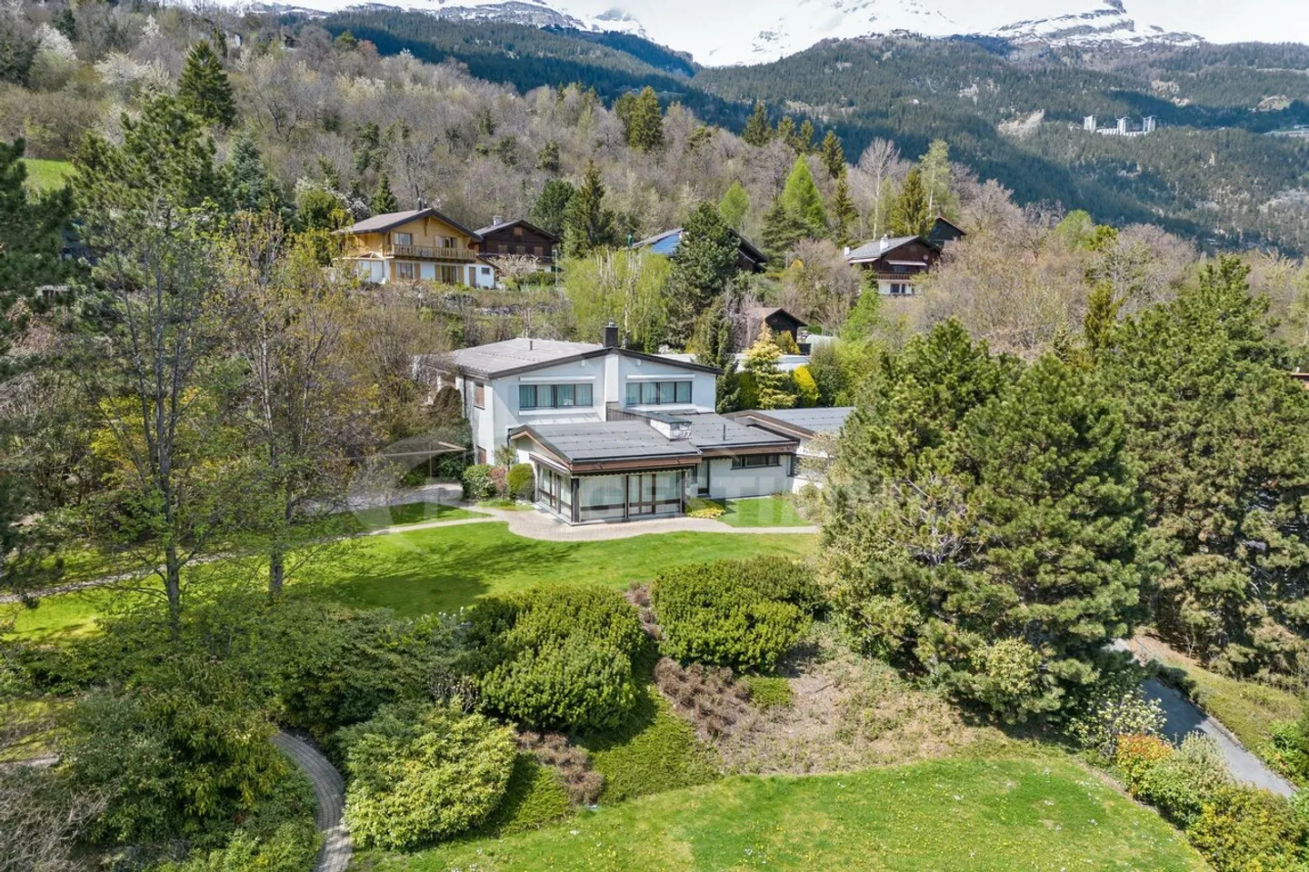 EXCEPTIONAL OBJECT ON A MAGNIFICENT PLOT - Photo 4 of 13